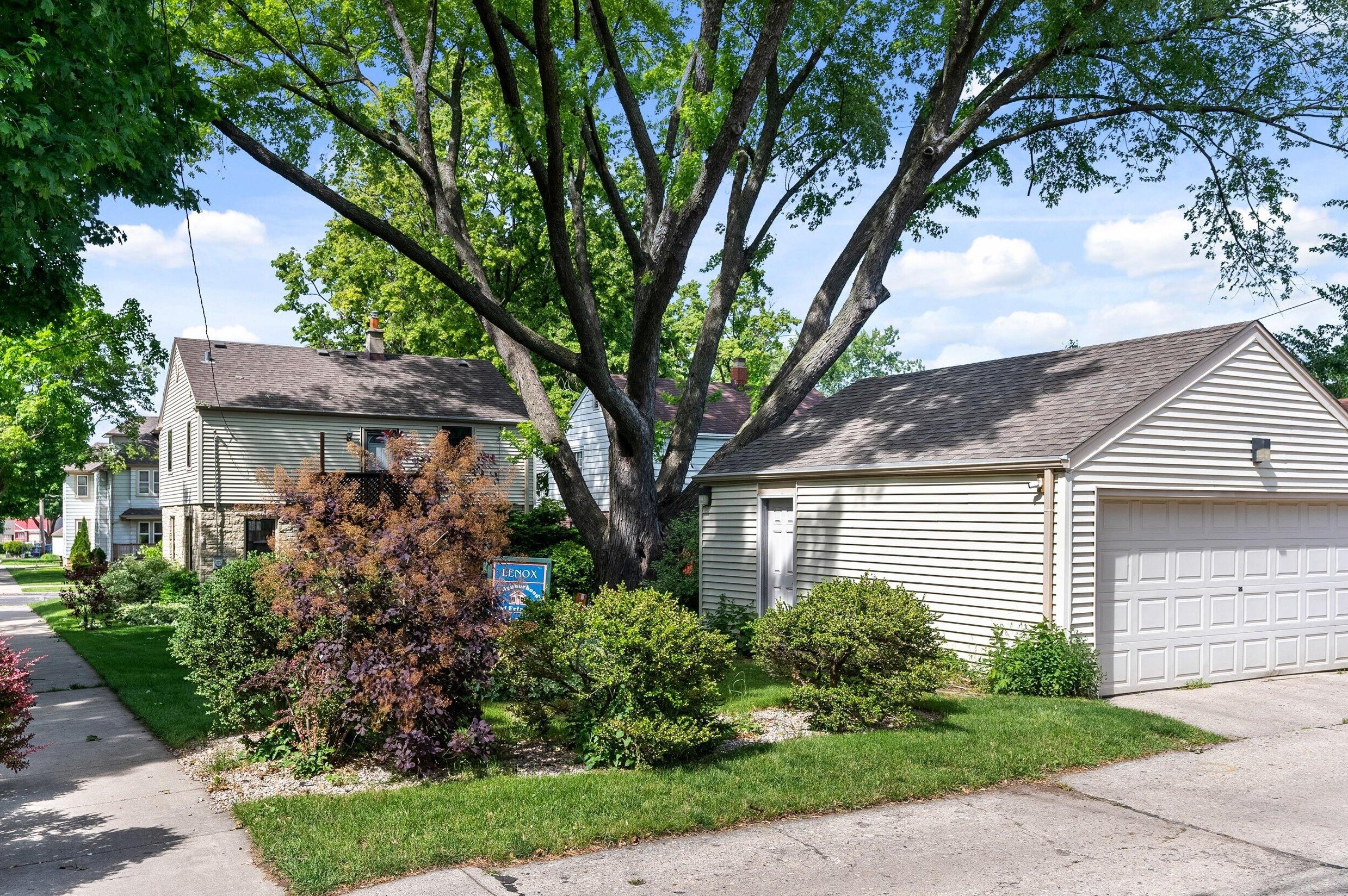 6333 Chambers St, Milwaukee WI 53210-1457 exterior