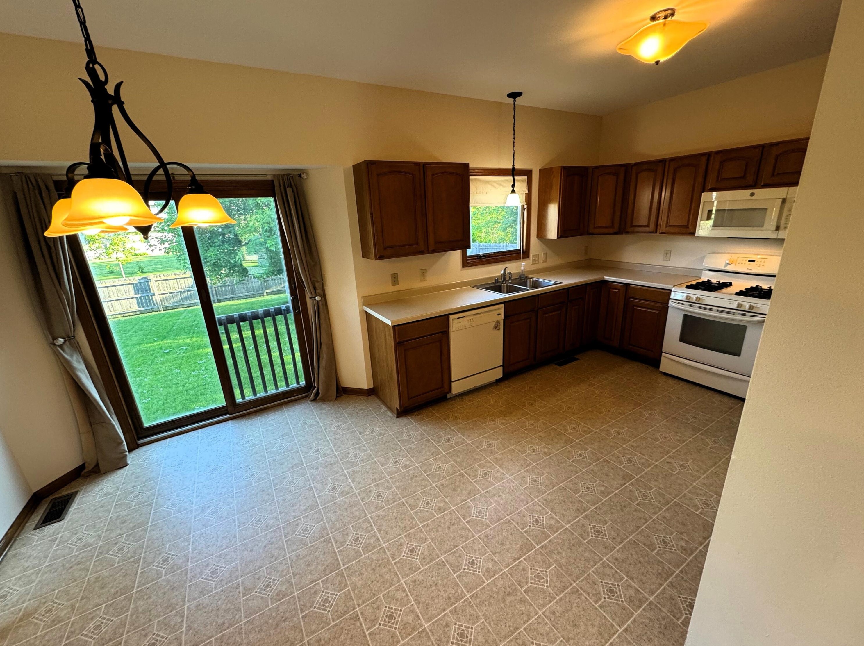 15503 67 St, Kenosha WI 53143-4959 exterior