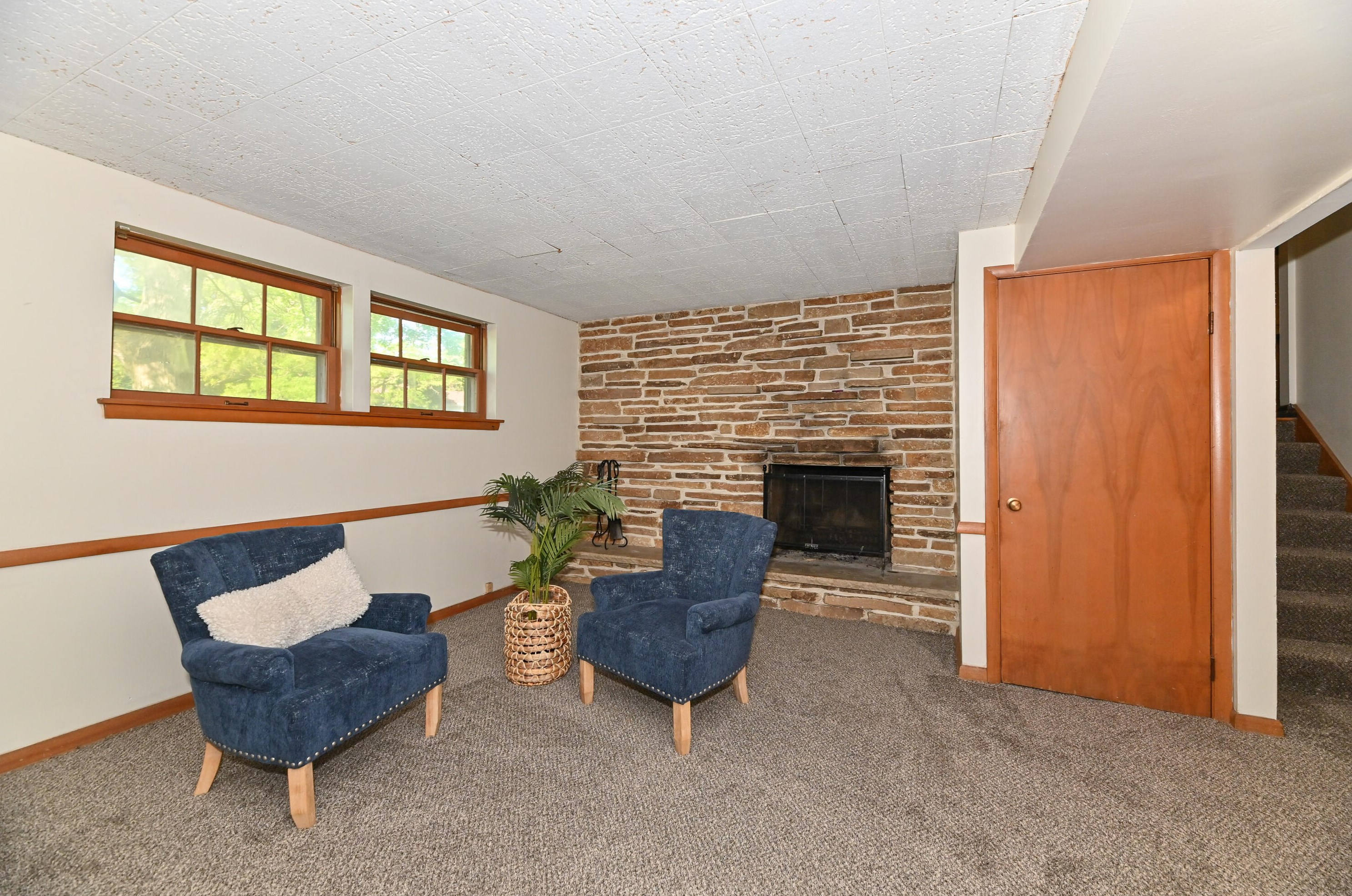 2520 Kenboern Dr, Milwaukee WI 53209-1836 exterior