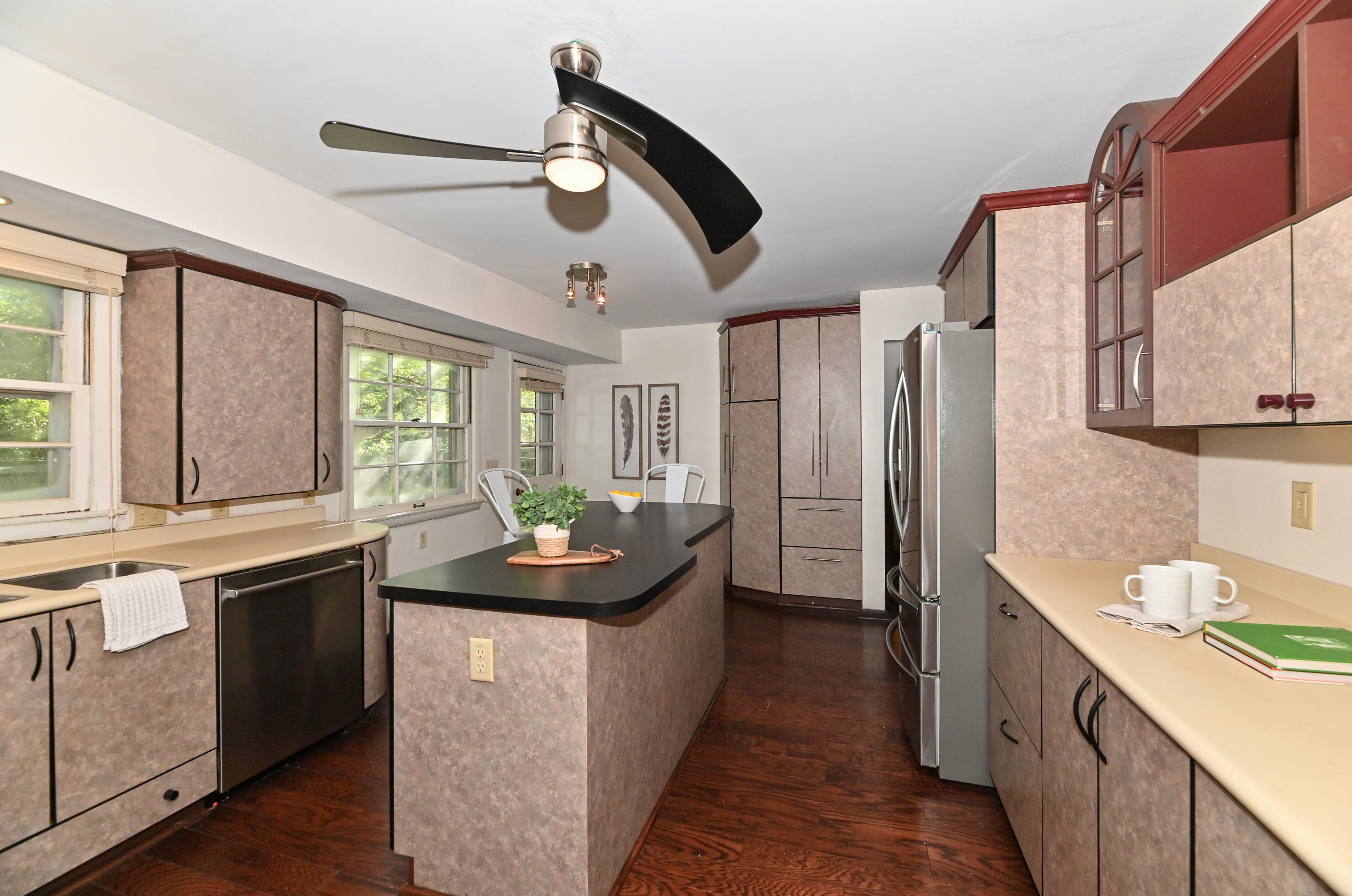 2520 Kenboern Dr, Milwaukee WI 53209-1836 exterior