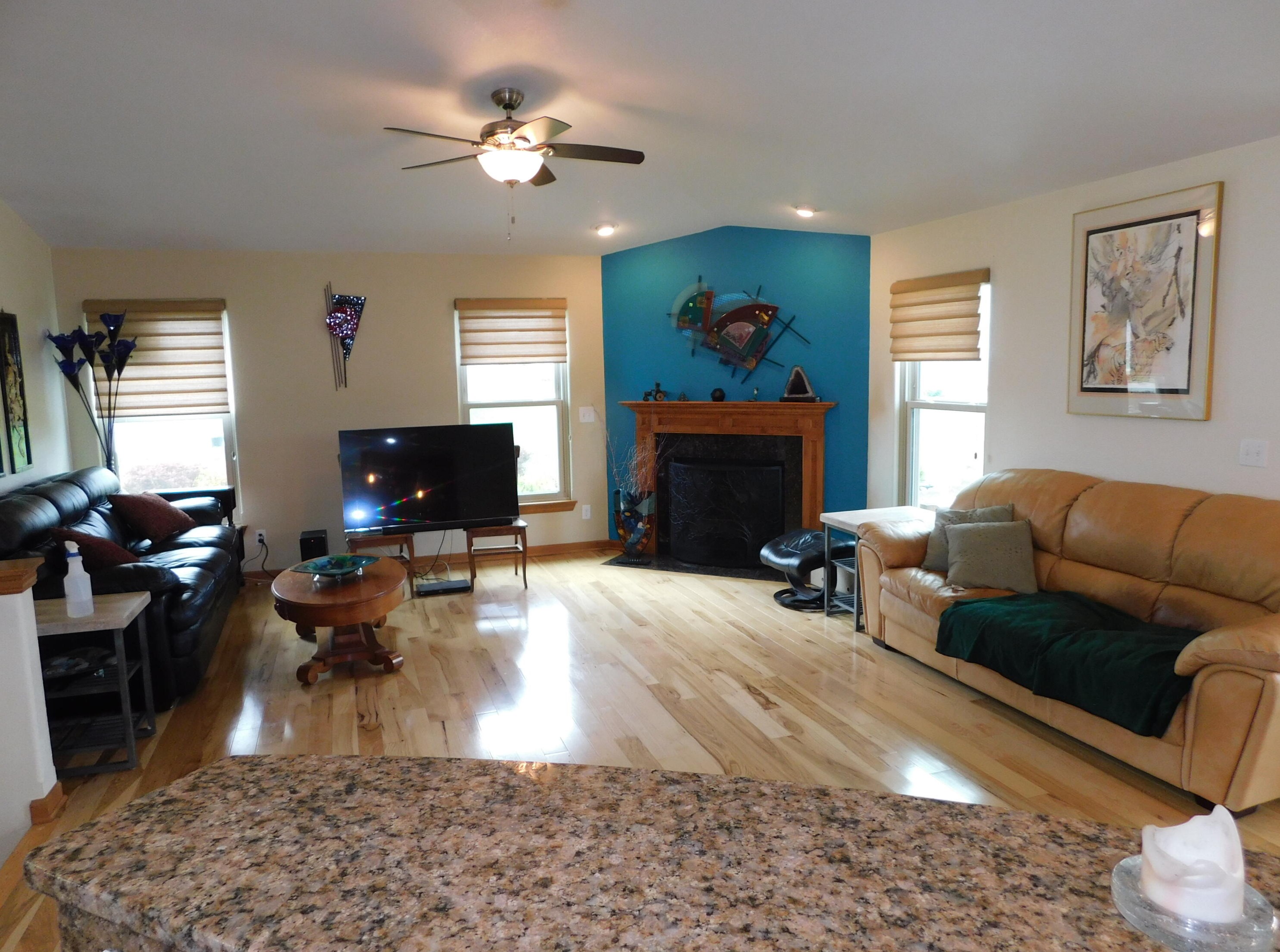 970 Goschey Dr, Belgium WI  53004-9460 exterior