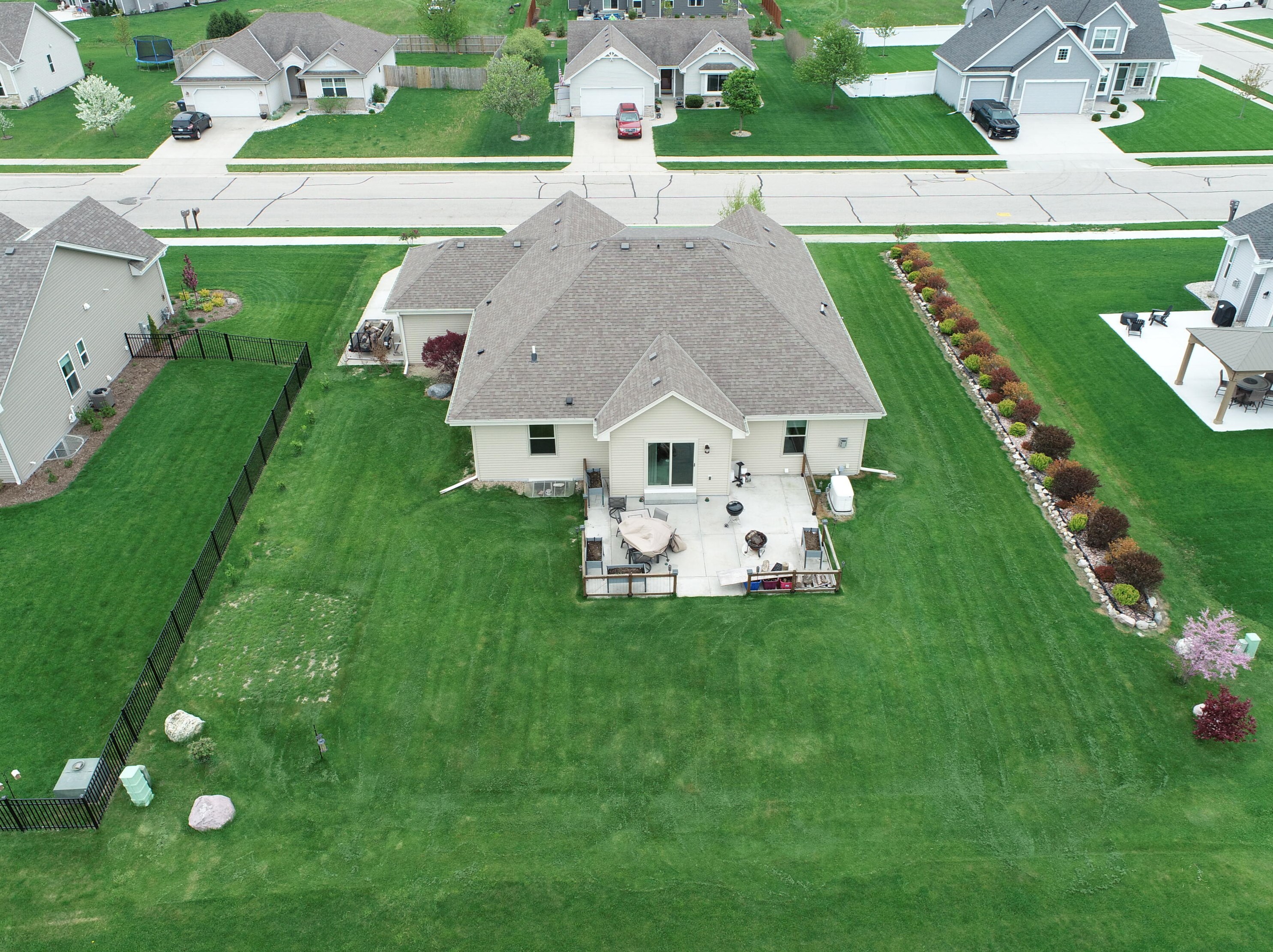 970 Goschey Dr, Belgium WI  53004-9460 exterior