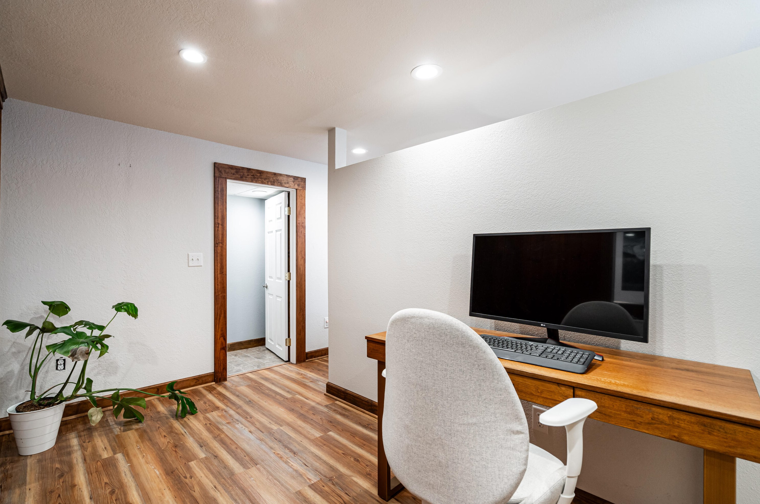 2763 Lefeber Ave, Milwaukee WI 53210-1141 exterior