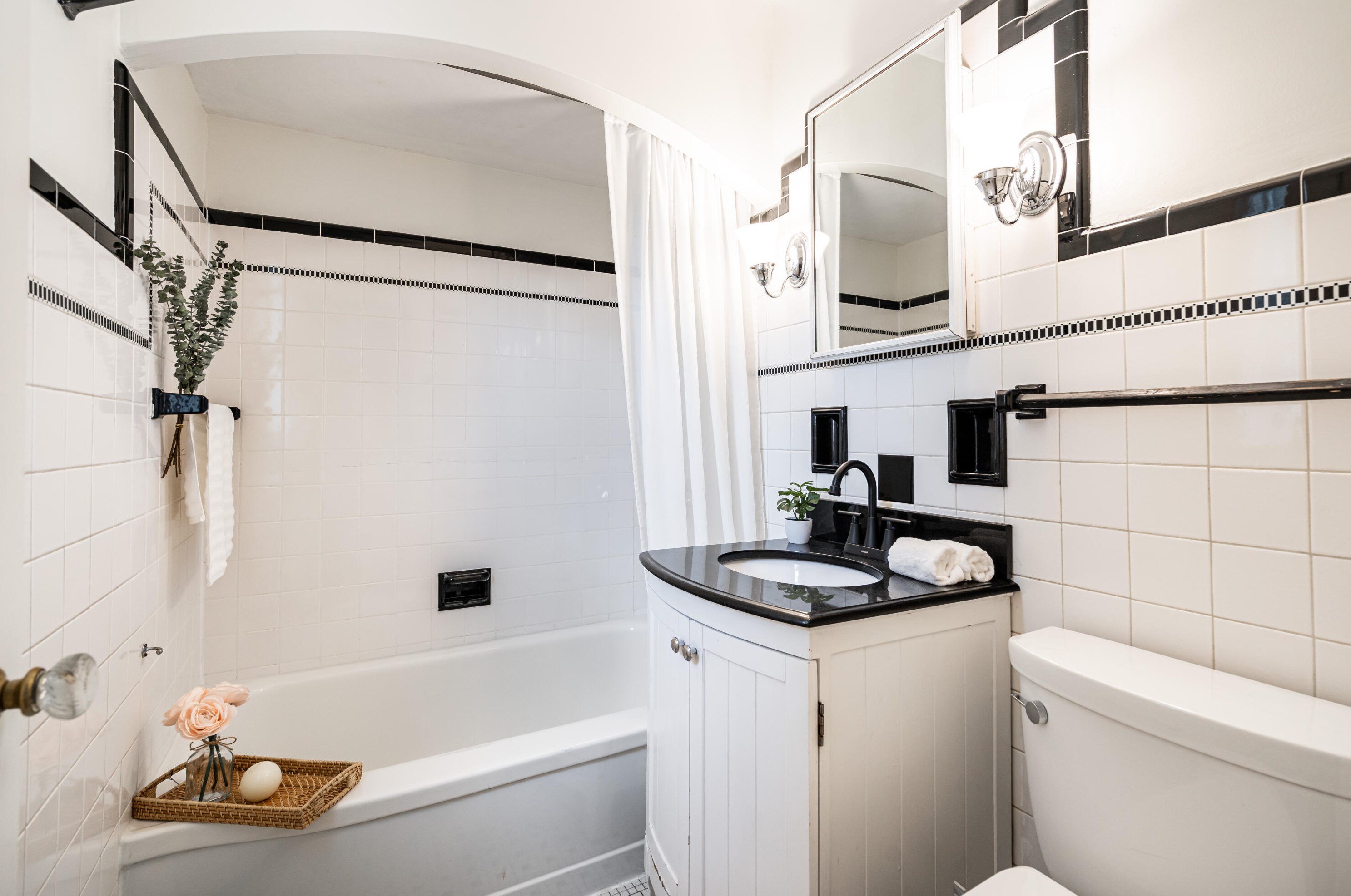 2763 Lefeber Ave, Milwaukee WI 53210-1141 exterior