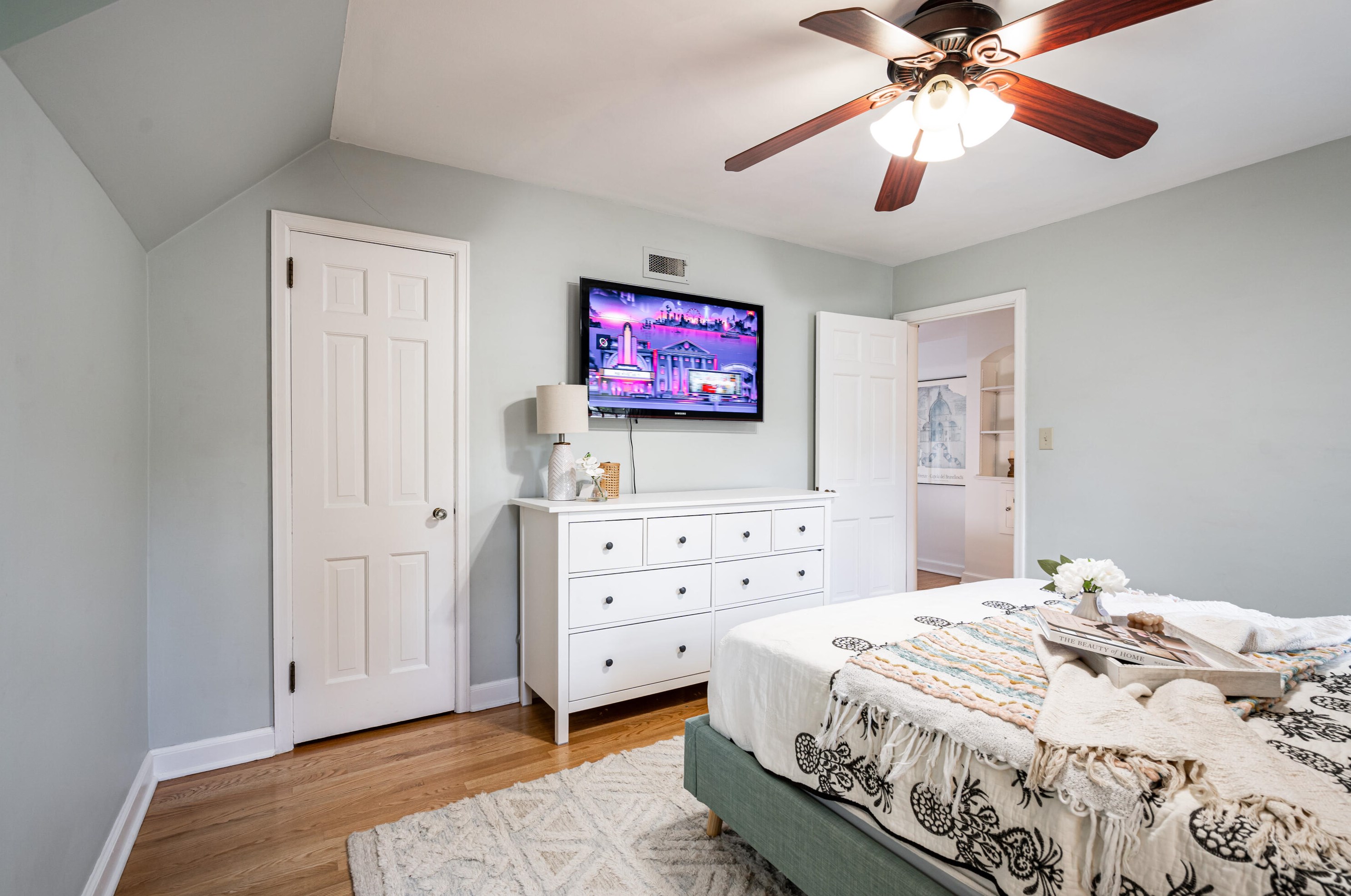 2763 Lefeber Ave, Milwaukee WI 53210-1141 exterior