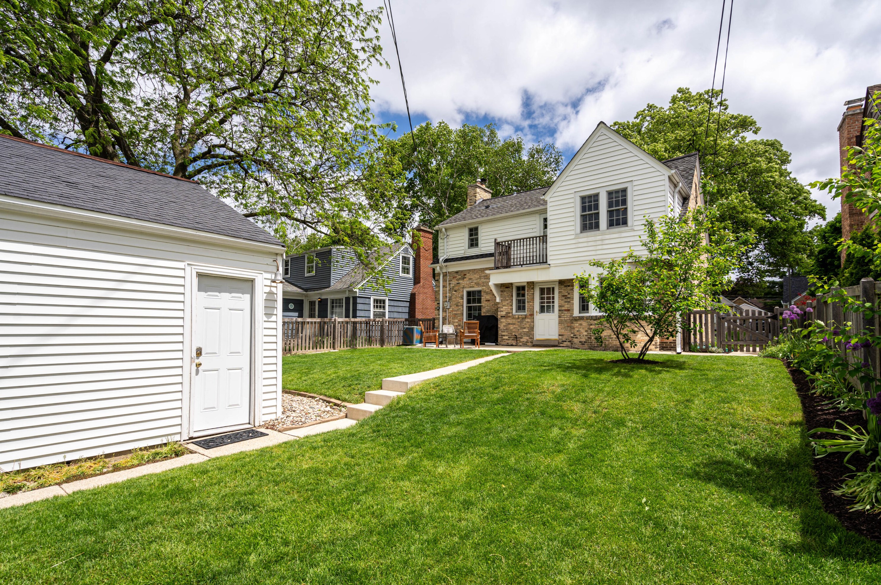 2763 Lefeber Ave, Milwaukee WI 53210-1141 exterior