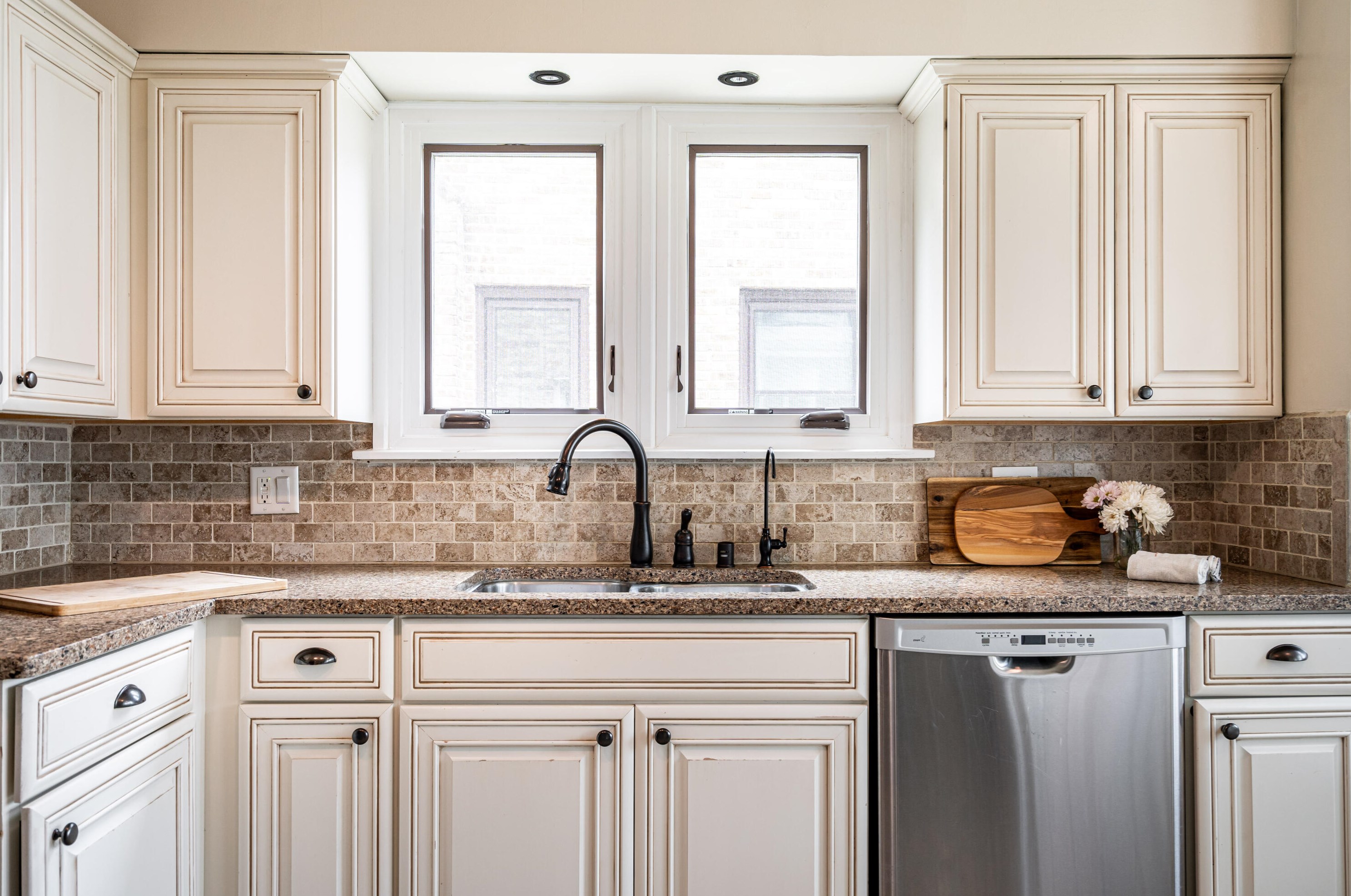 2763 Lefeber Ave, Milwaukee WI 53210-1141 exterior