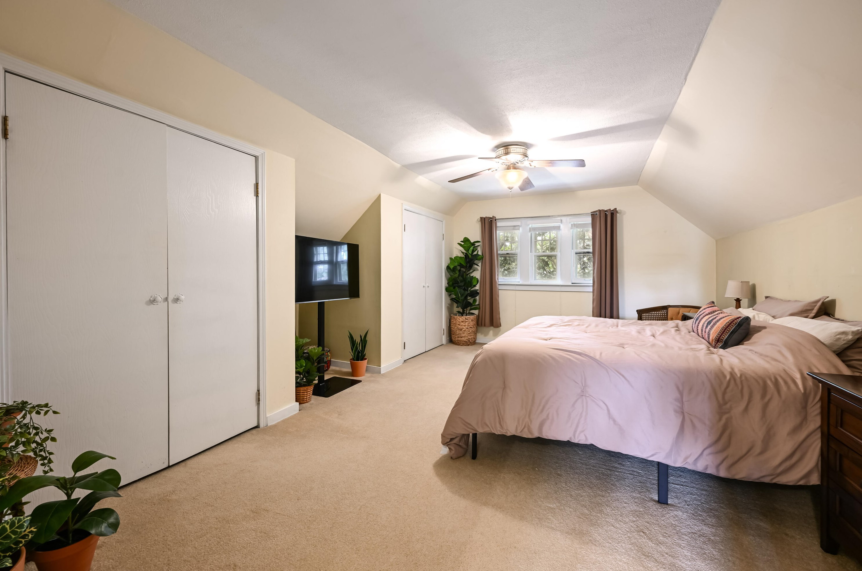 7035 Stuth Pl, Milwaukee WI 53219-1951 exterior