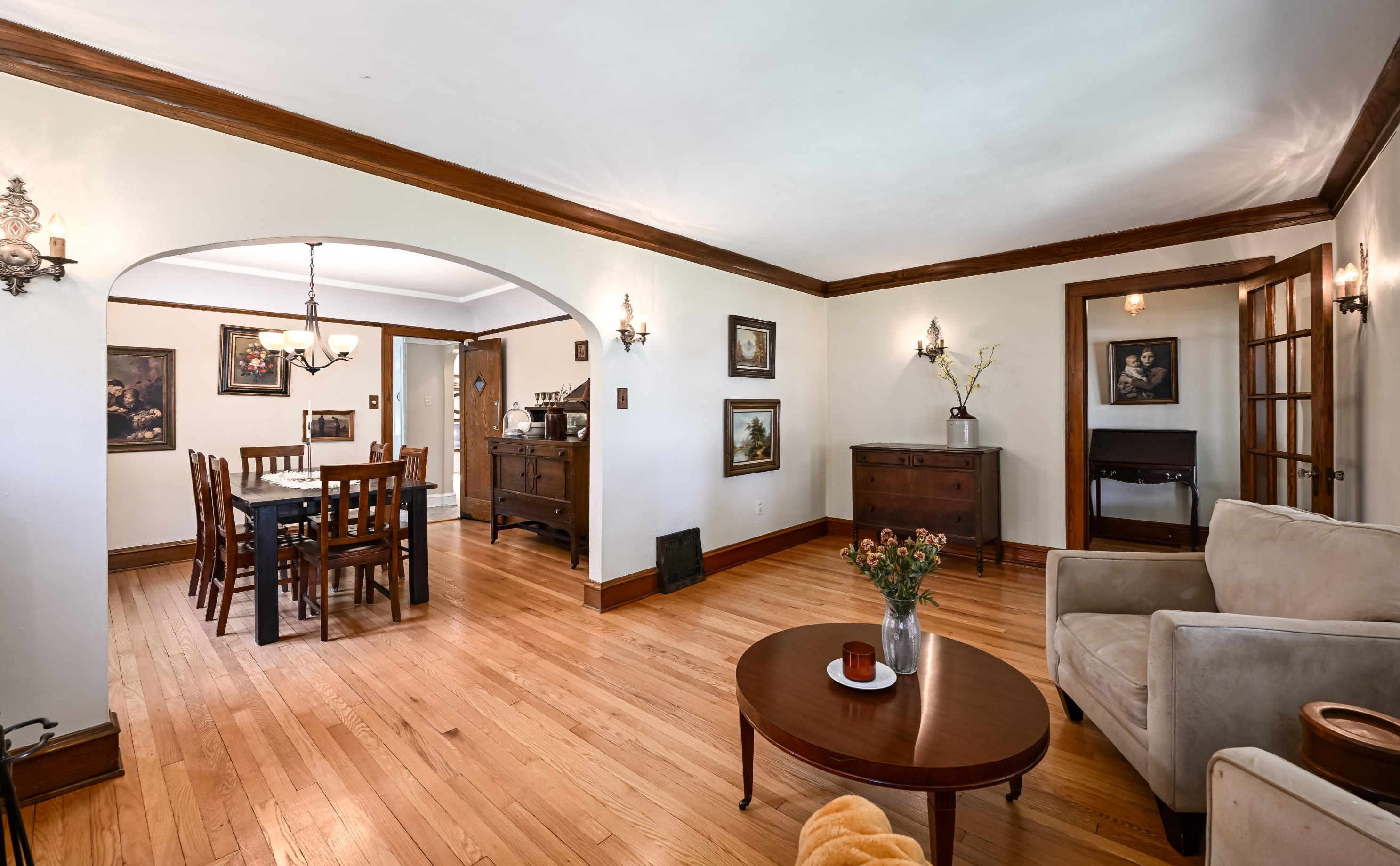 7035 Stuth Pl, Milwaukee WI 53219-1951 exterior