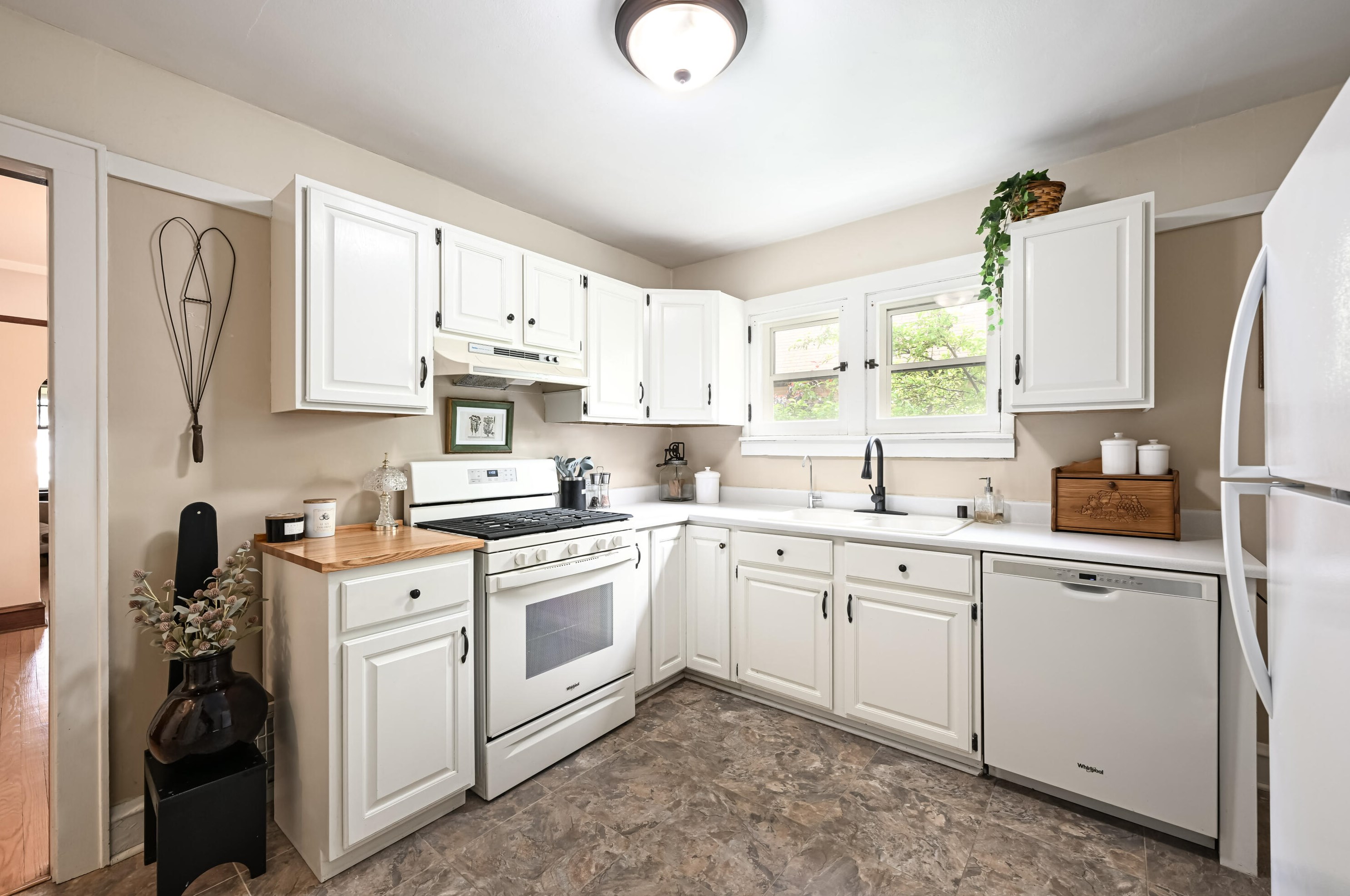 7035 Stuth Pl, Milwaukee WI 53219-1951 exterior