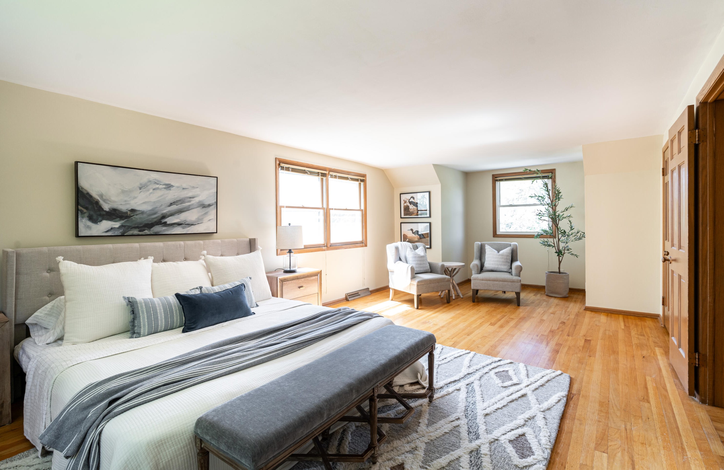 530 Fairfield Ct, Milwaukee WI 53217-4129 exterior