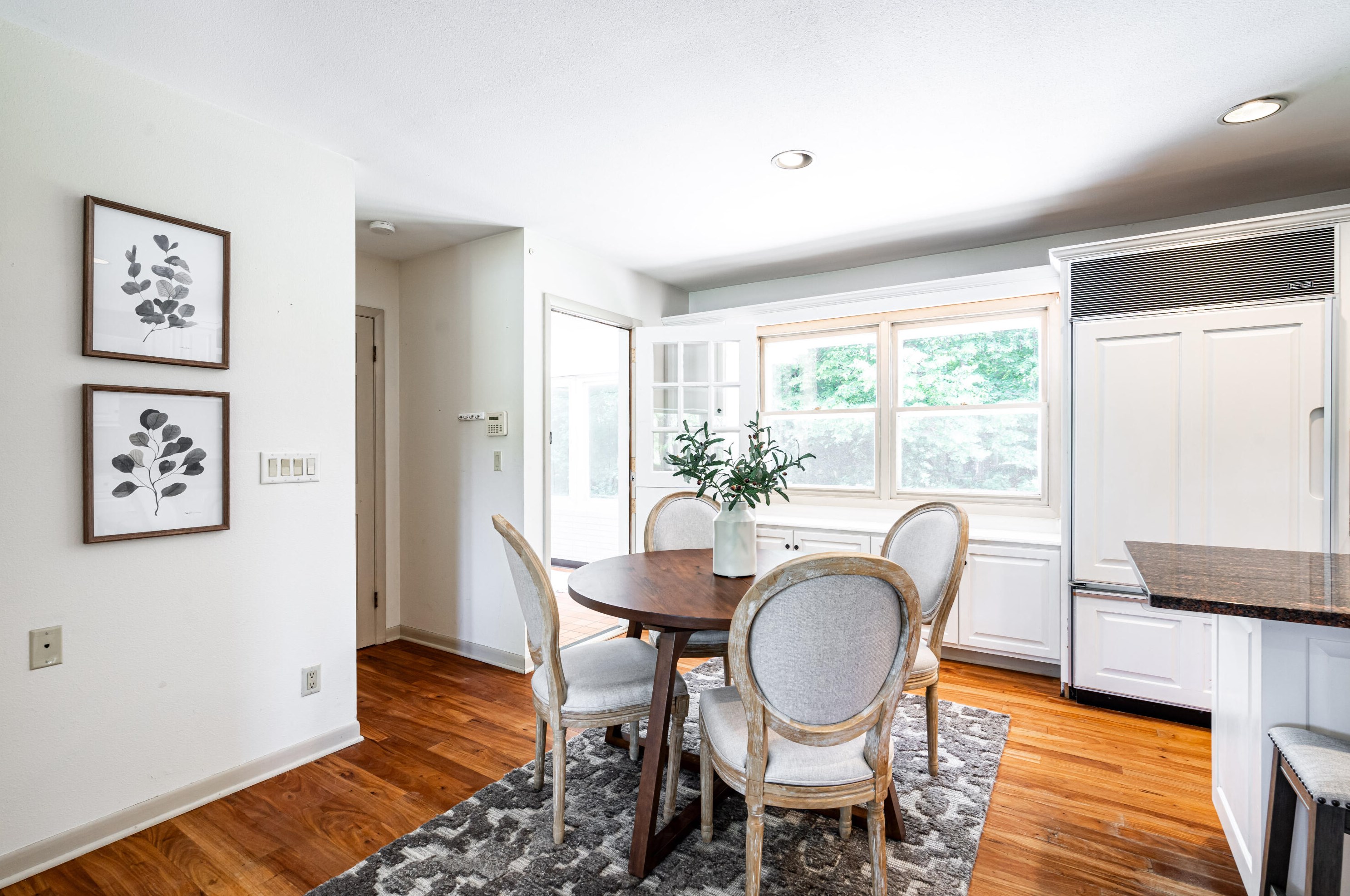 530 Fairfield Ct, Milwaukee WI 53217-4129 exterior