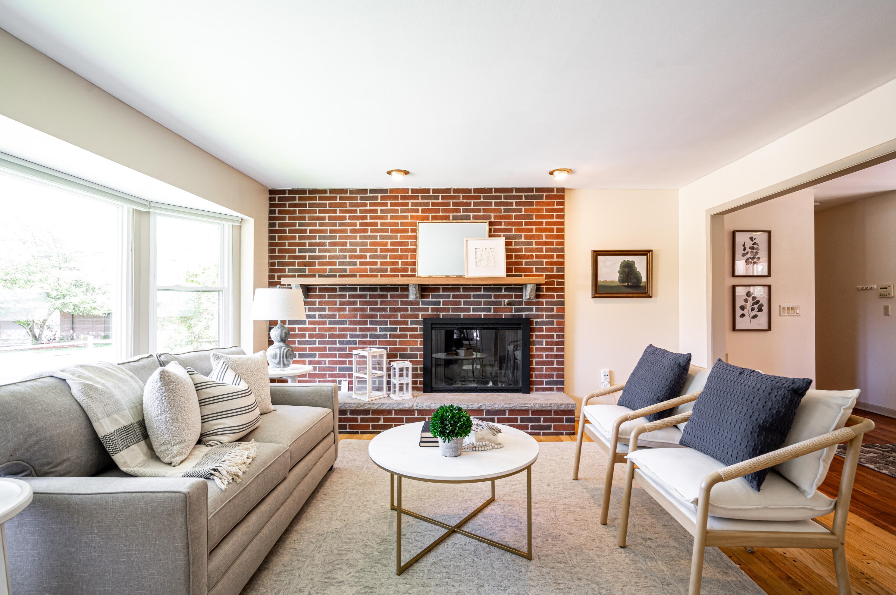 530 Fairfield Ct, Milwaukee WI 53217-4129 exterior