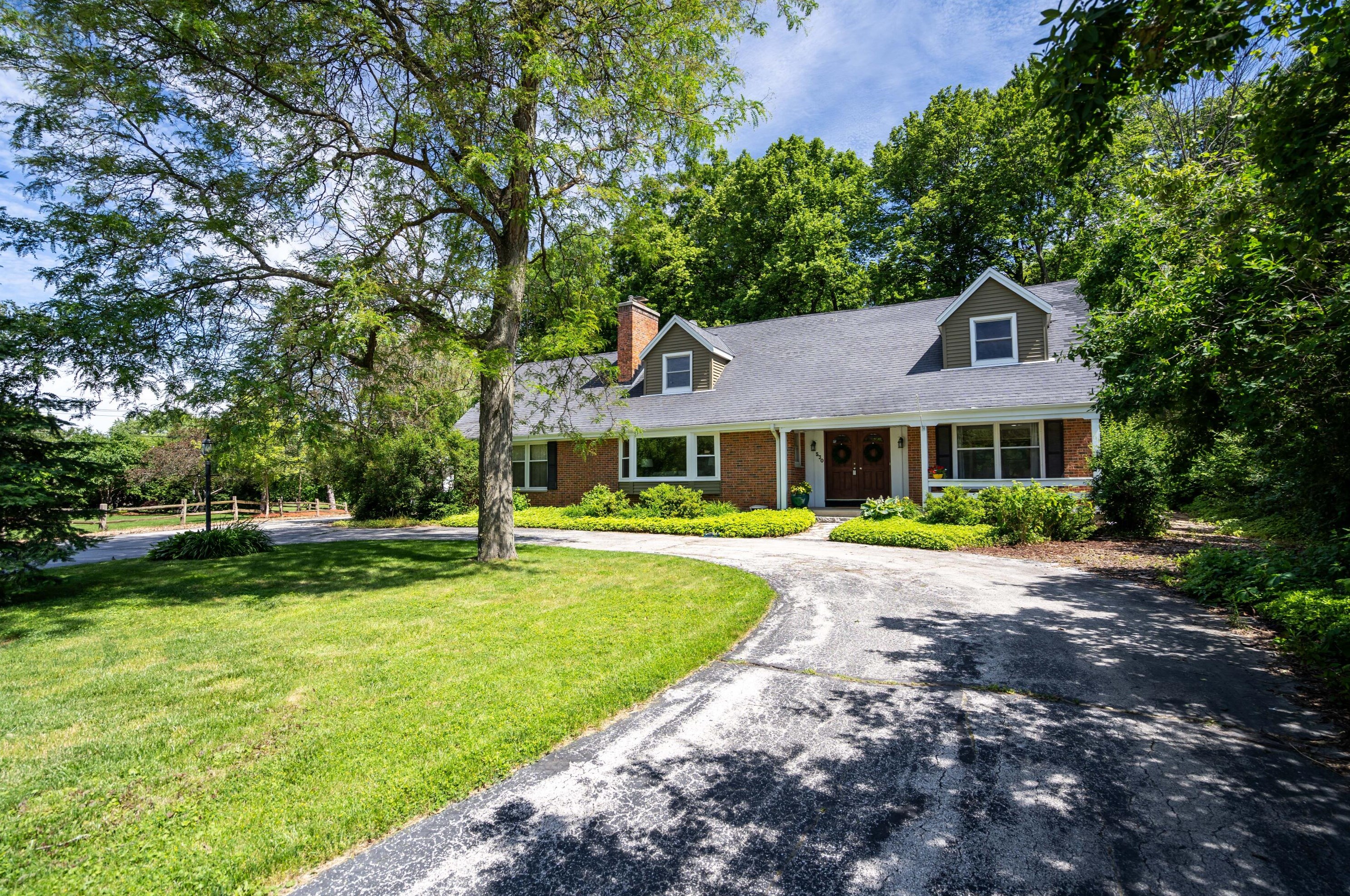 530 Fairfield Ct, Milwaukee WI 53217-4129 exterior