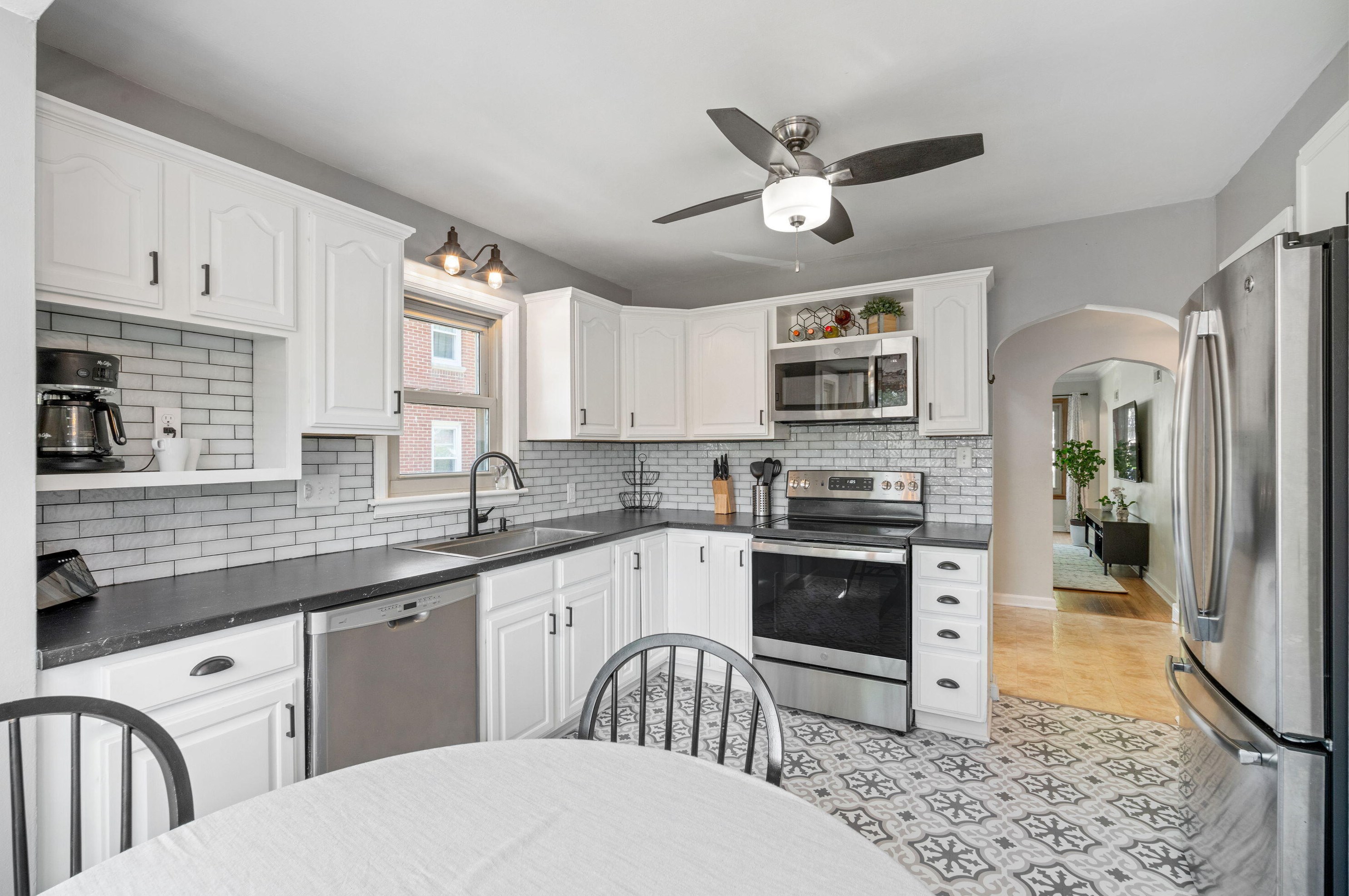 3216 38, Milwaukee WI 53215-4011 exterior