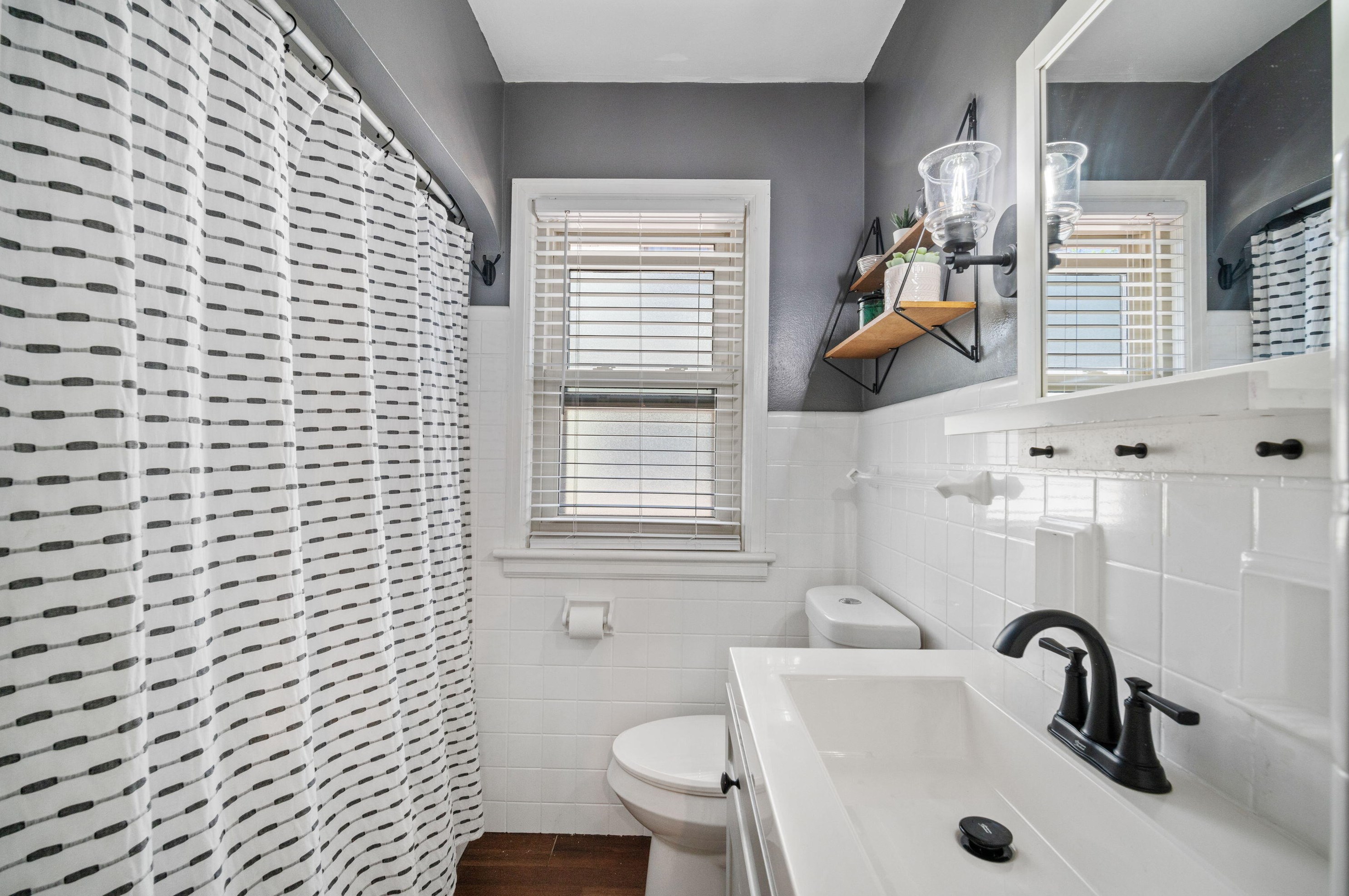 3216 38, Milwaukee WI 53215-4011 exterior