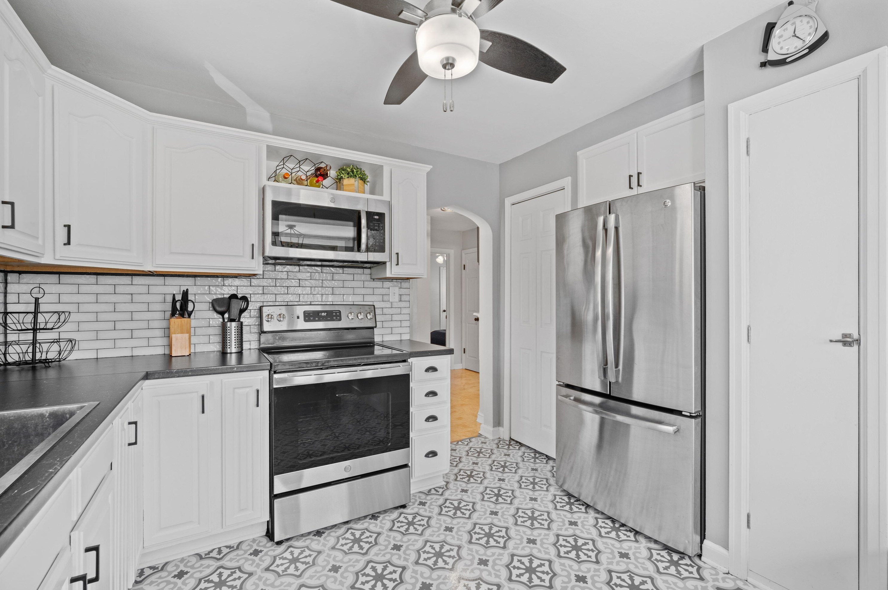 3216 38, Milwaukee WI 53215-4011 exterior