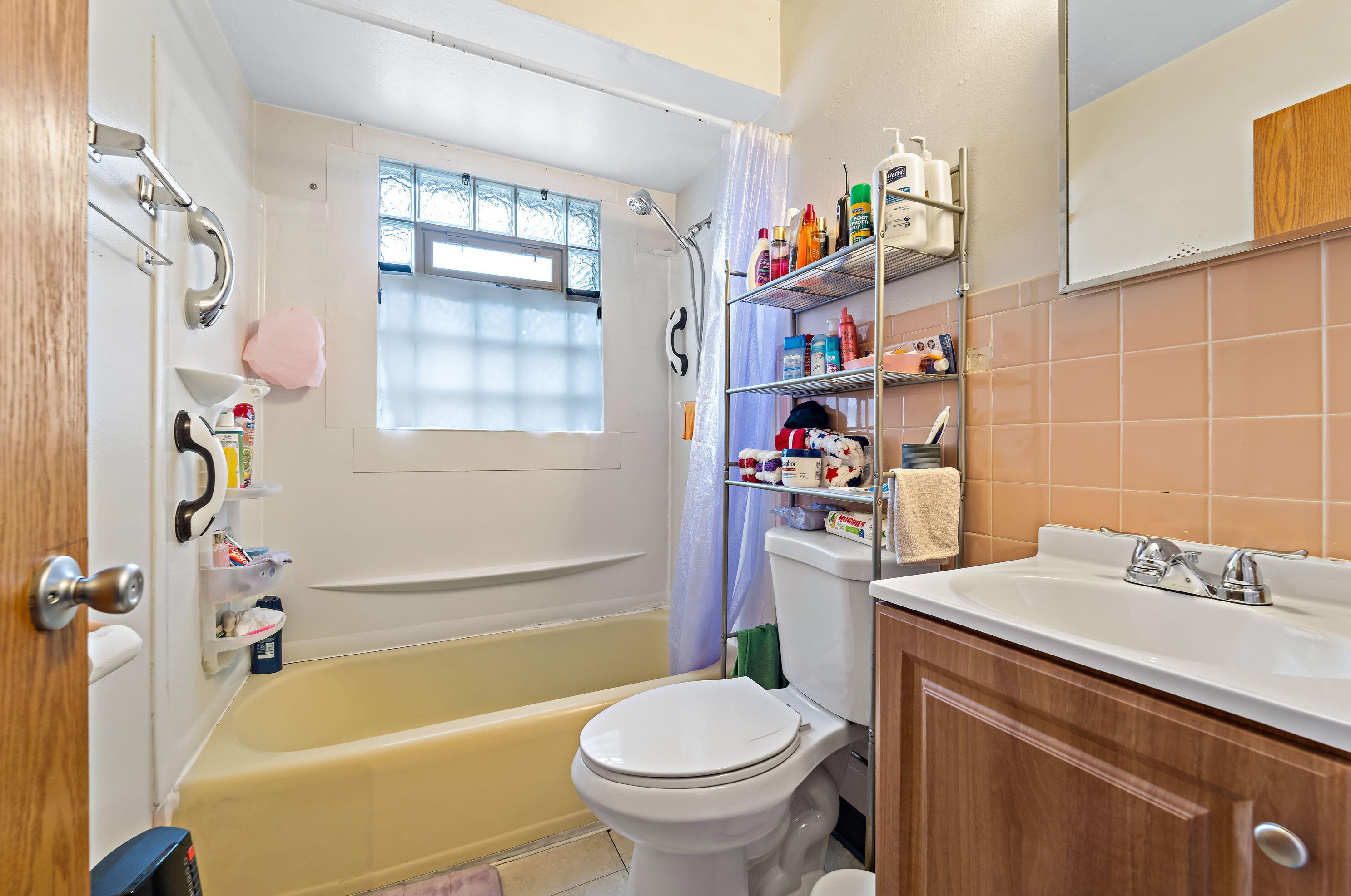 2017 79, Milwaukee WI 53219-1718 exterior