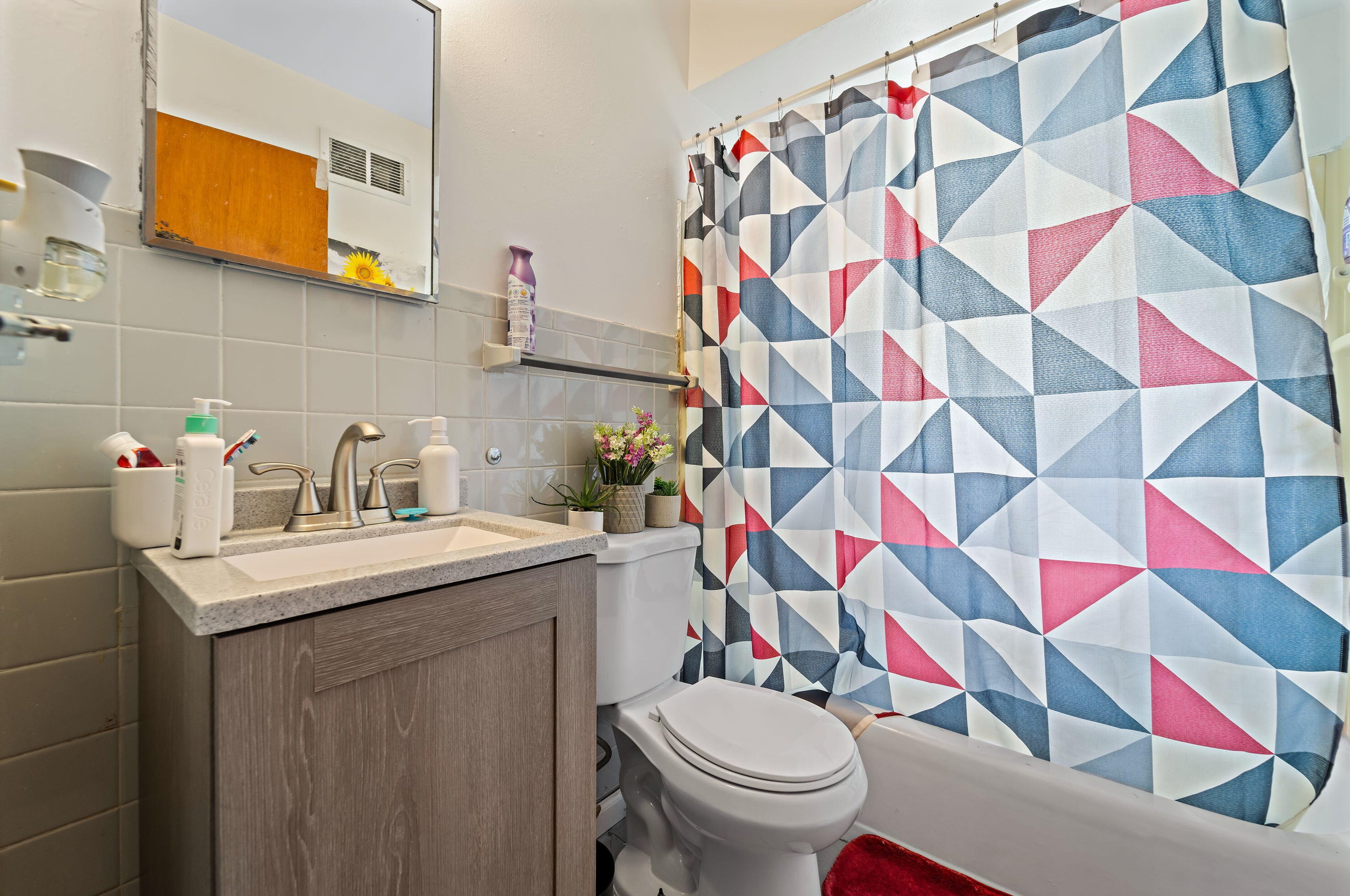 2017 79, Milwaukee WI 53219-1718 exterior