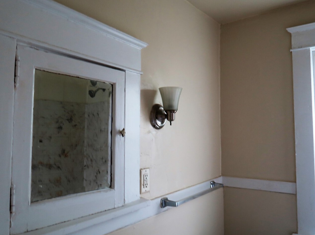 6437 22nd Ave, Kenosha WI 53143-1218 exterior