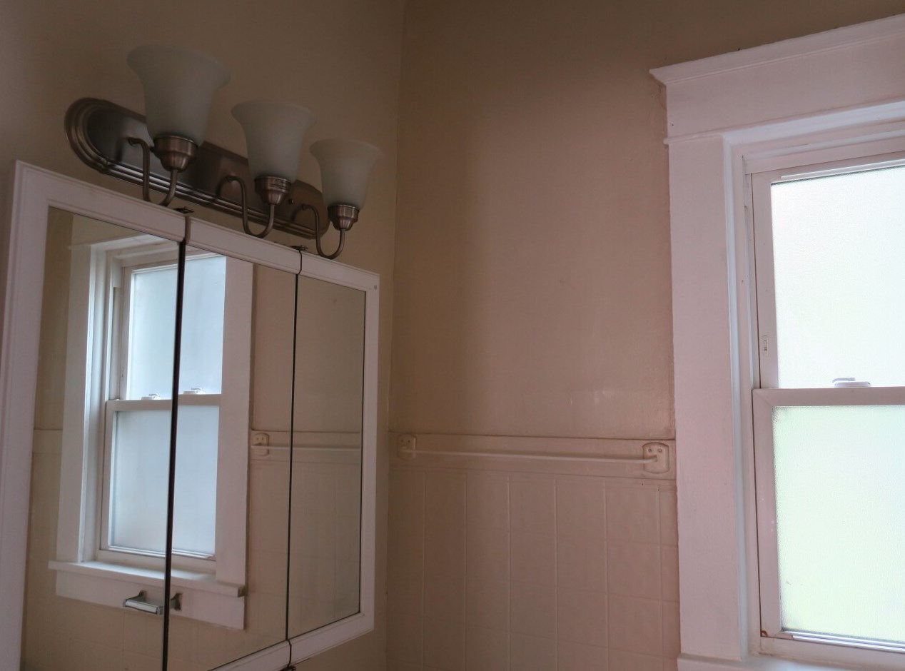 6437 22nd Ave, Kenosha WI 53143-1218 exterior