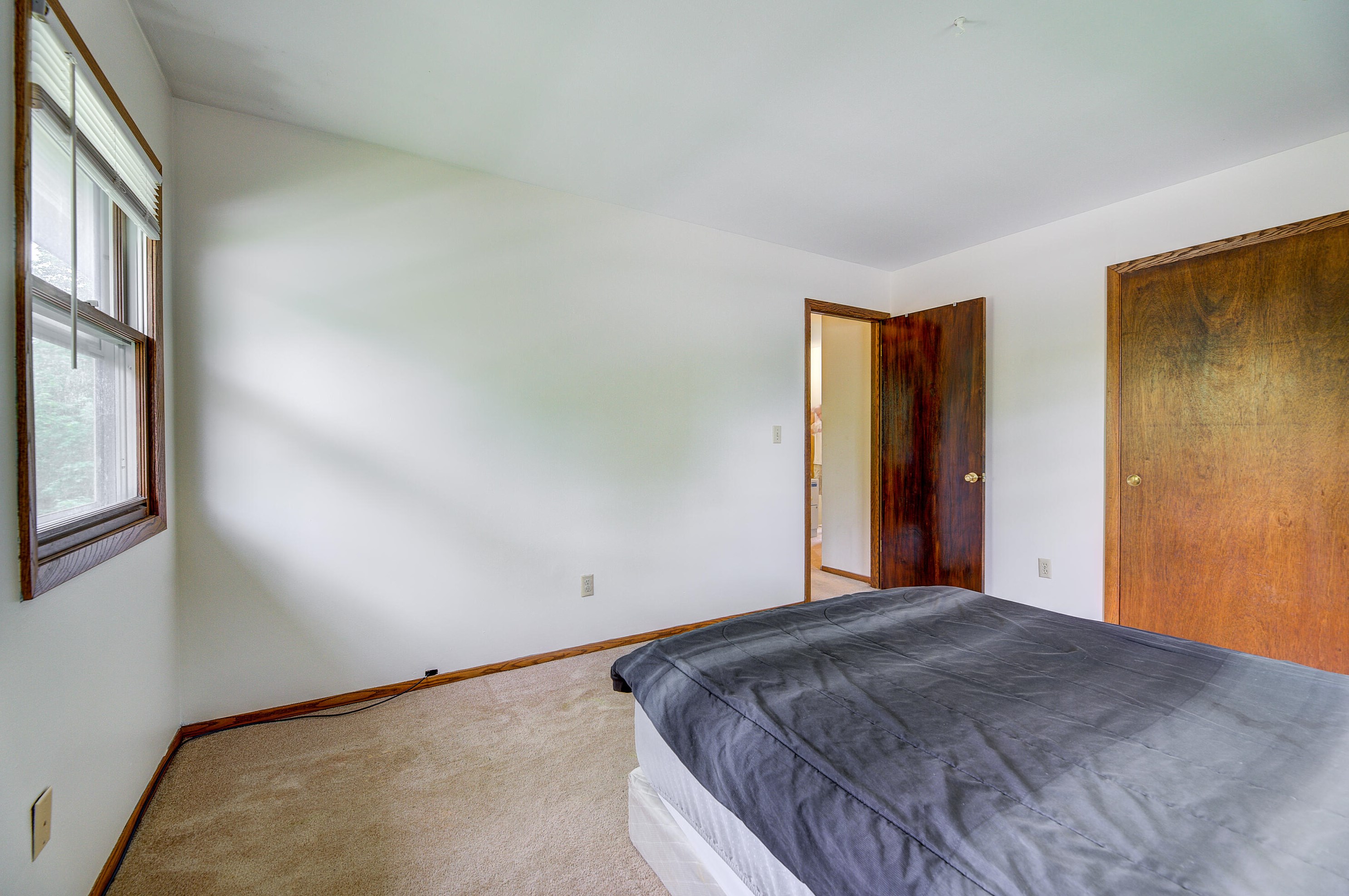 395 Park Hill Dr, Pewaukee WI 53072-2452 exterior