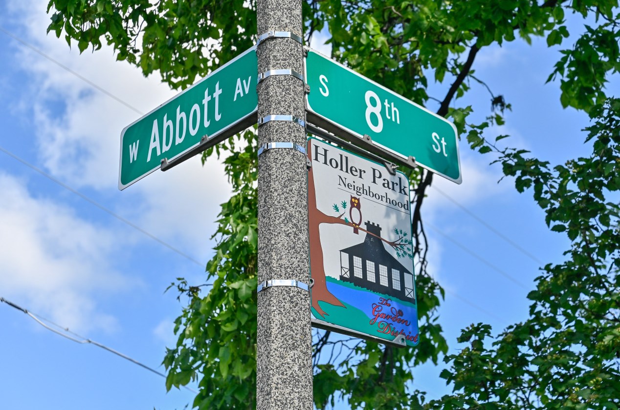 800 Abbott Ave, Milwaukee WI 53221-3433 exterior