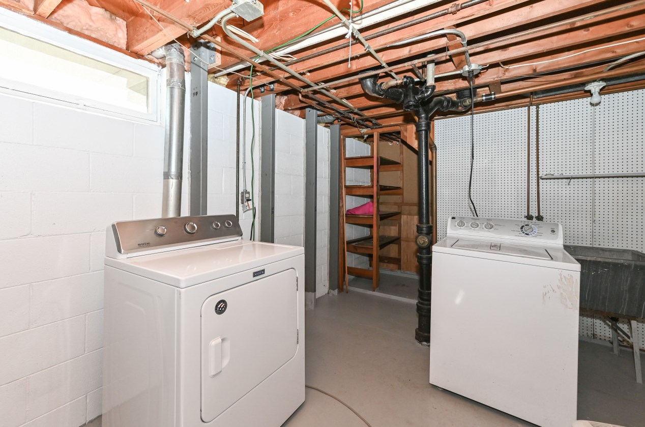 800 Abbott Ave, Milwaukee WI 53221-3433 exterior