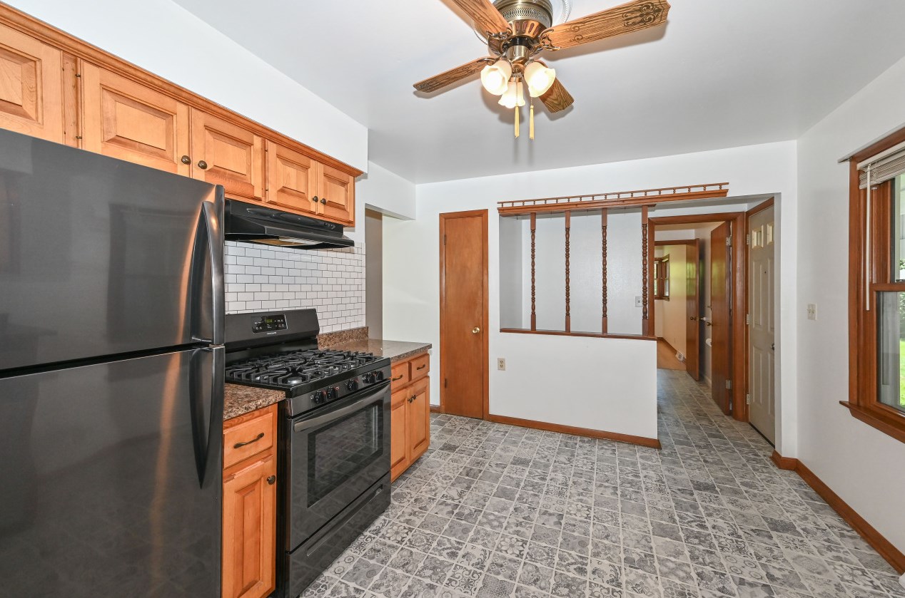 800 Abbott Ave, Milwaukee WI 53221-3433 exterior