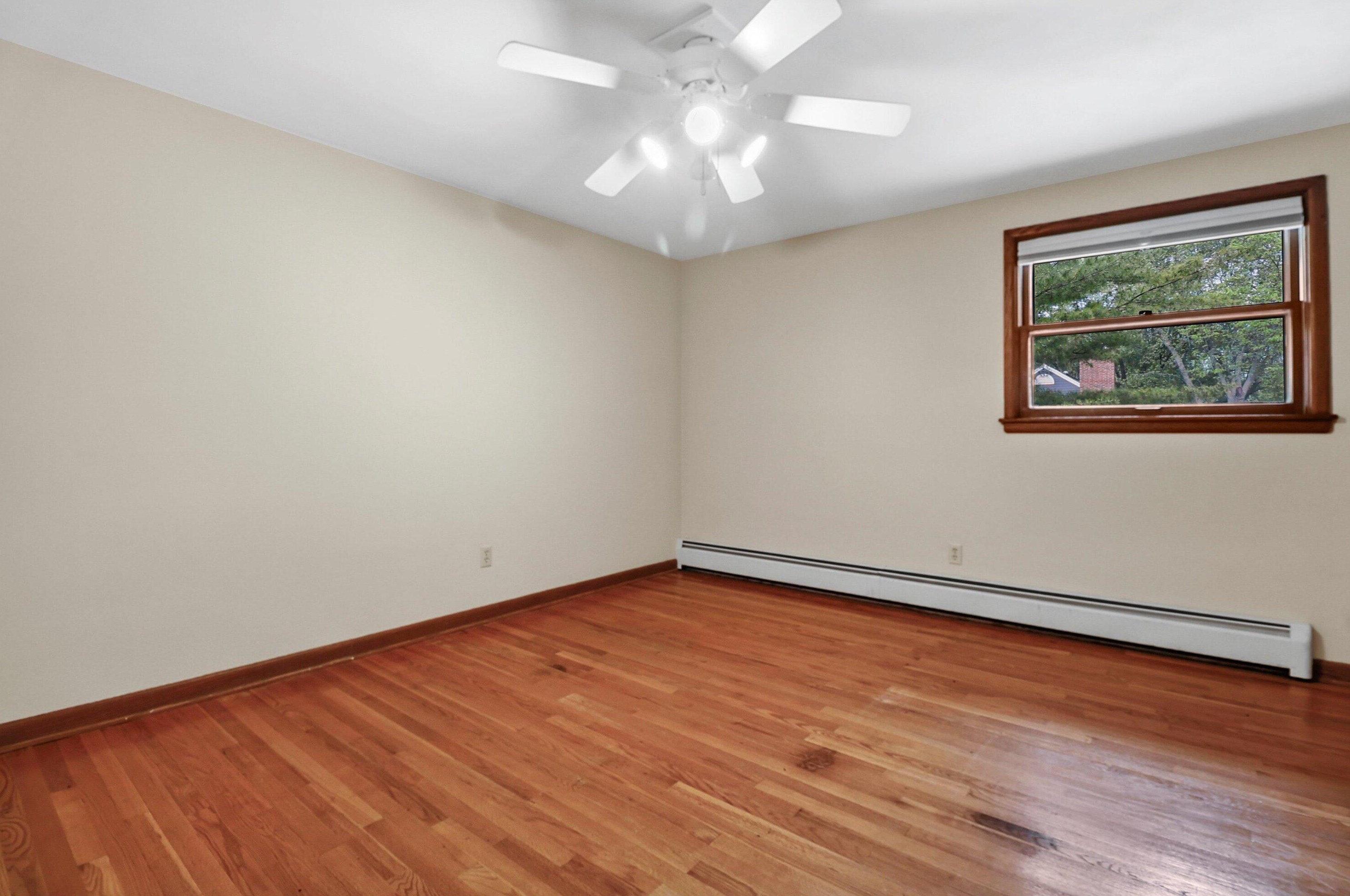 5044 Hearthside Ln, Racine WI 53402-2154 exterior