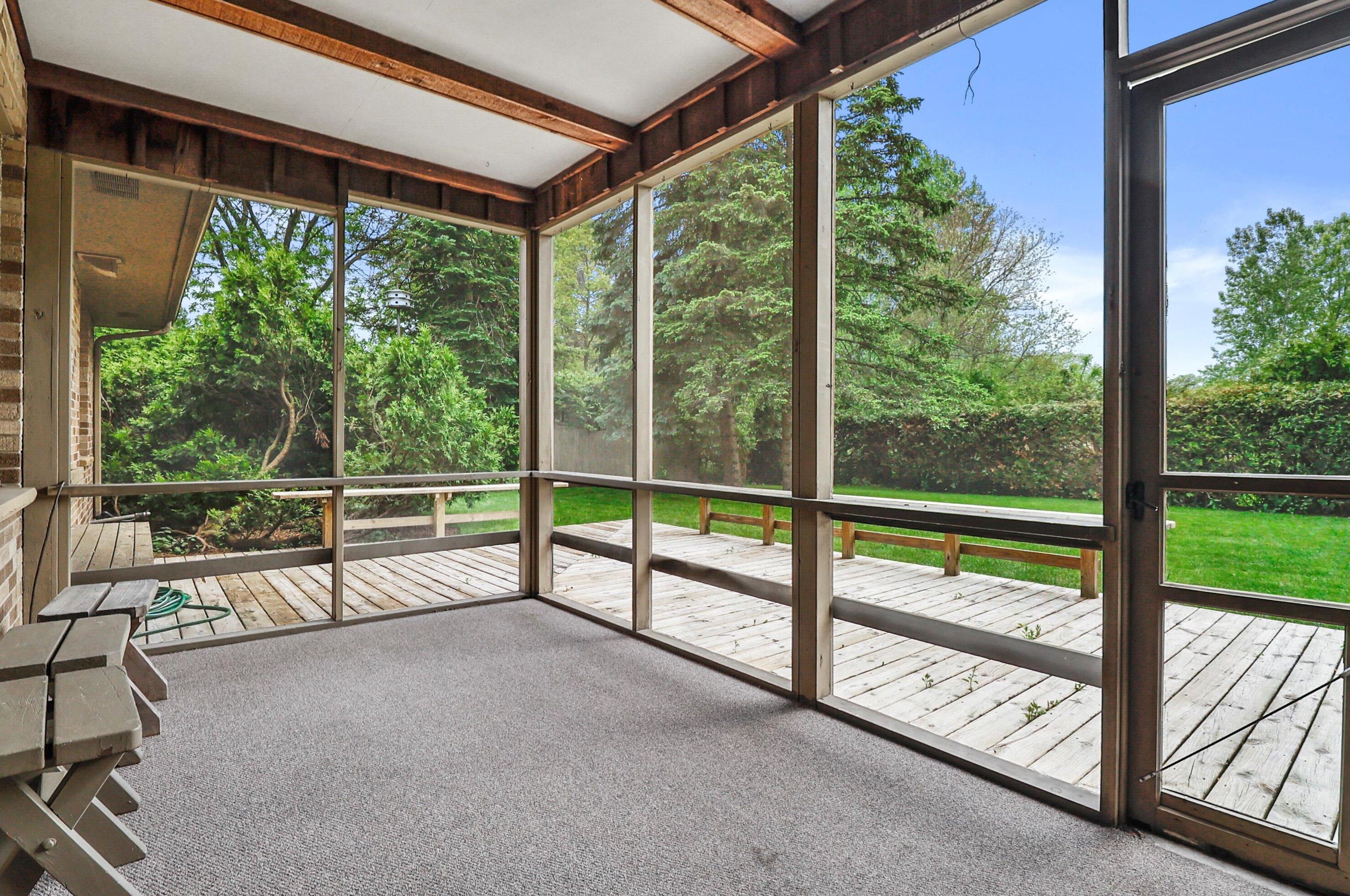 5044 Hearthside Ln, Racine WI 53402-2154 exterior