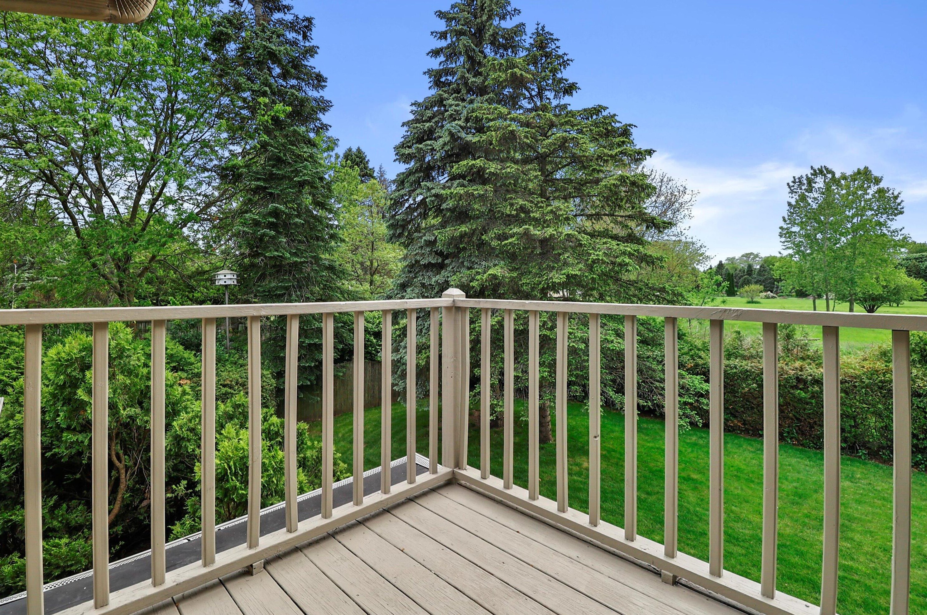 5044 Hearthside Ln, Racine WI 53402-2154 exterior