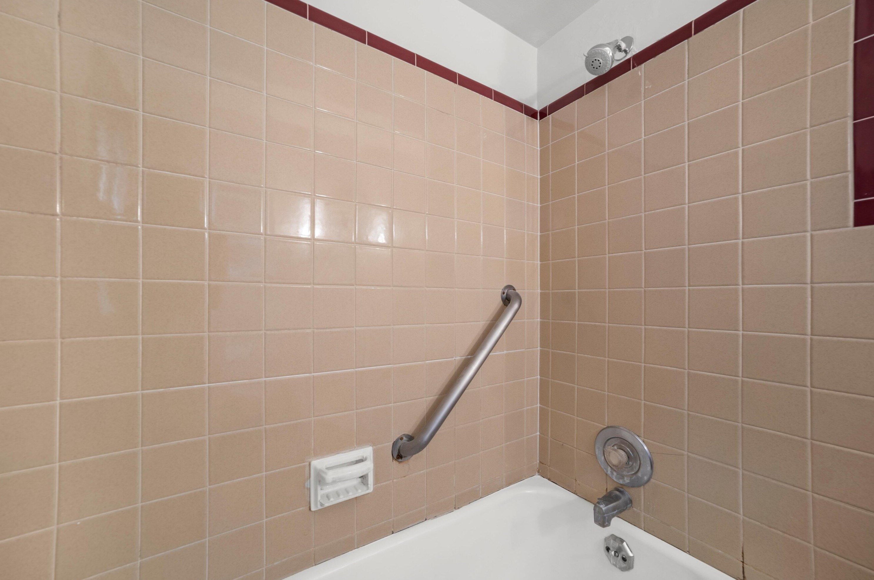 4912 66, Milwaukee WI 53218-4034 exterior