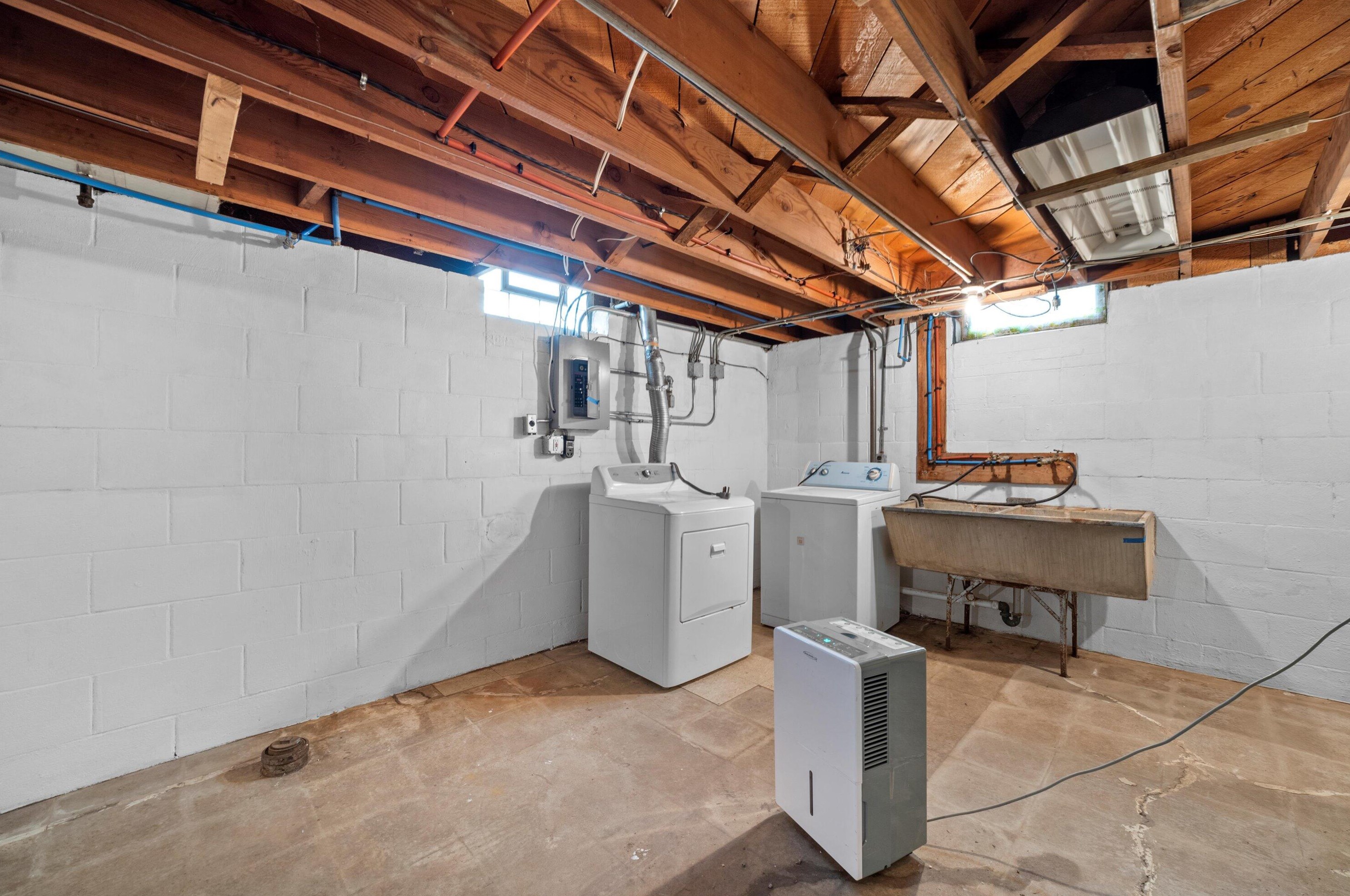 4912 66, Milwaukee WI 53218-4034 exterior