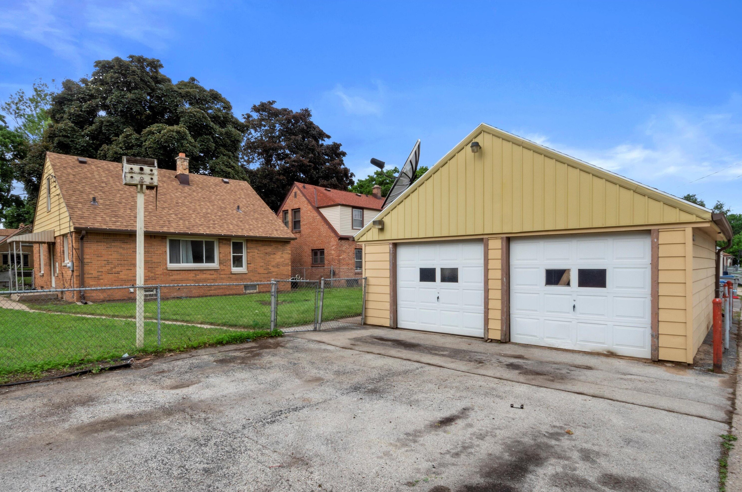 4912 66, Milwaukee WI 53218-4034 exterior