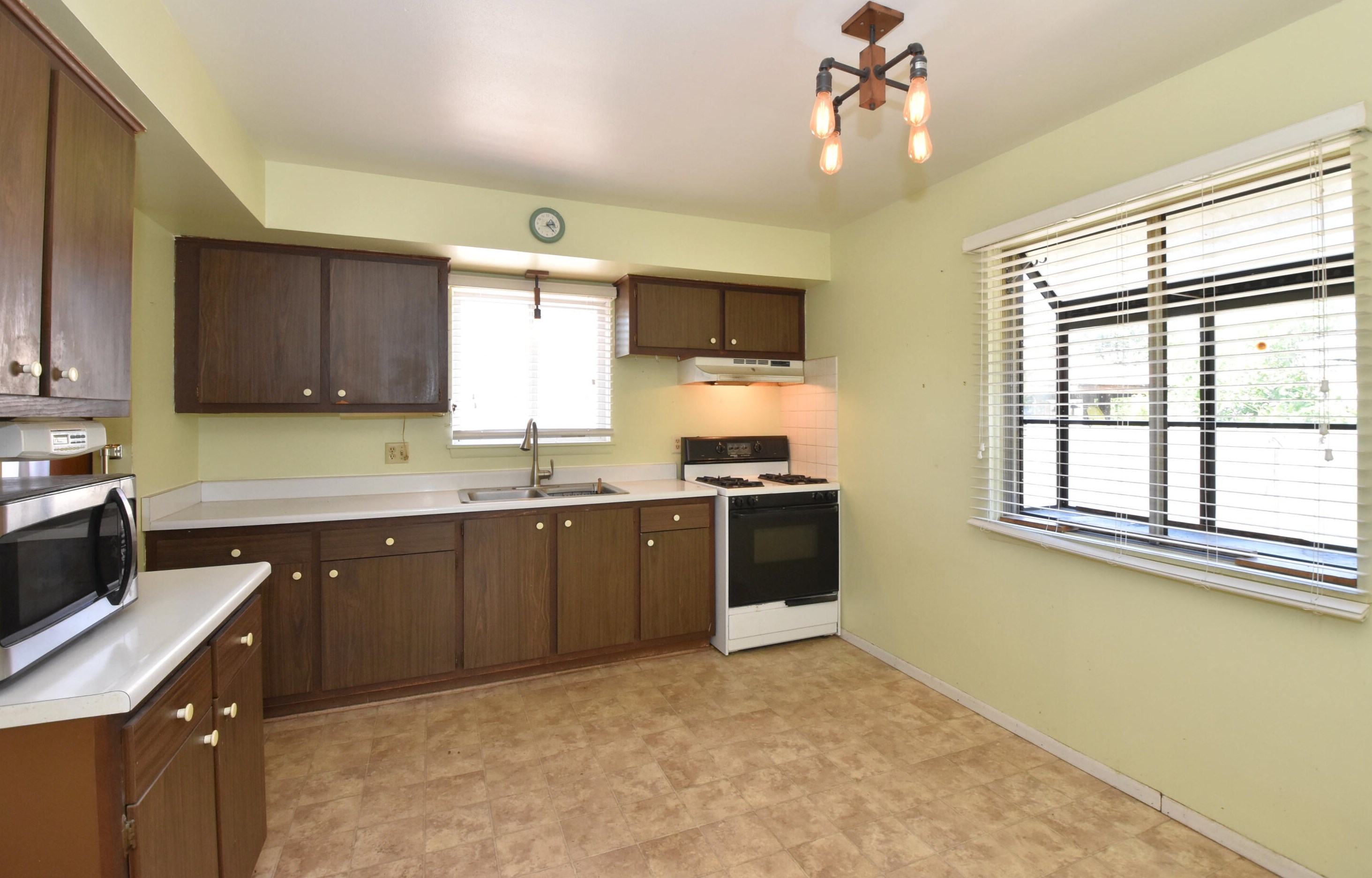 5808 67 St, Kenosha WI 53143-4958 exterior