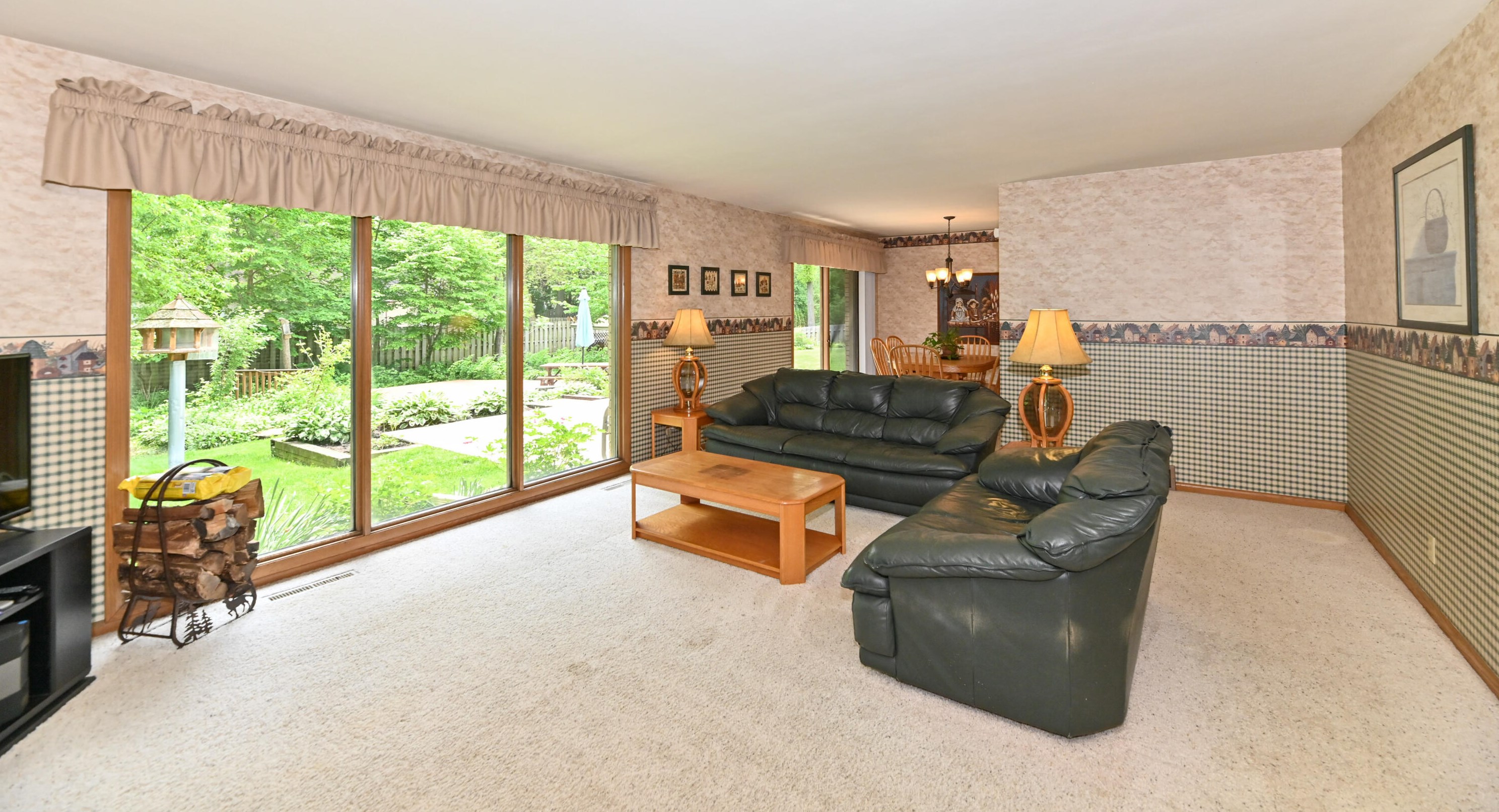 4615 Knollwood Dr, Racine WI 53403-3954 exterior