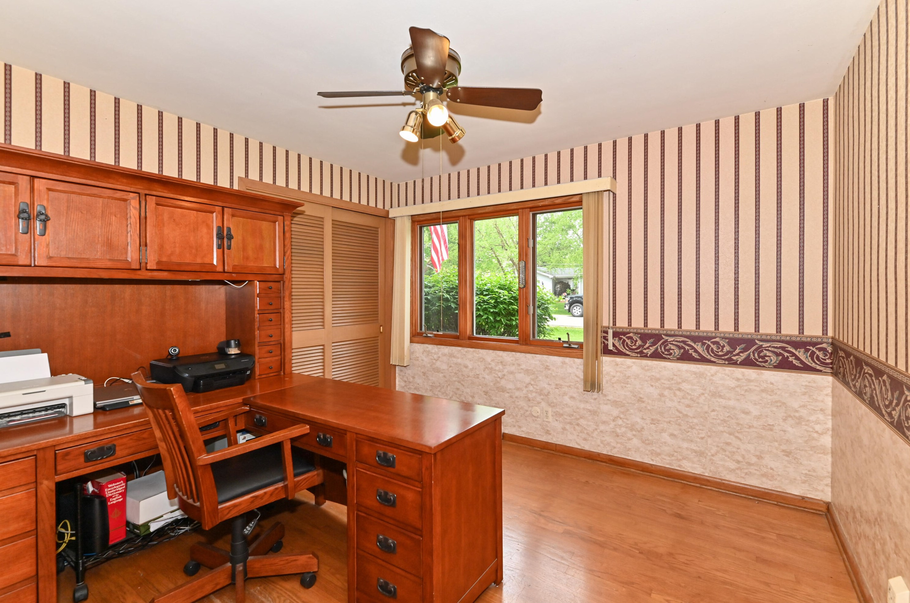 4615 Knollwood Dr, Racine WI 53403-3954 exterior