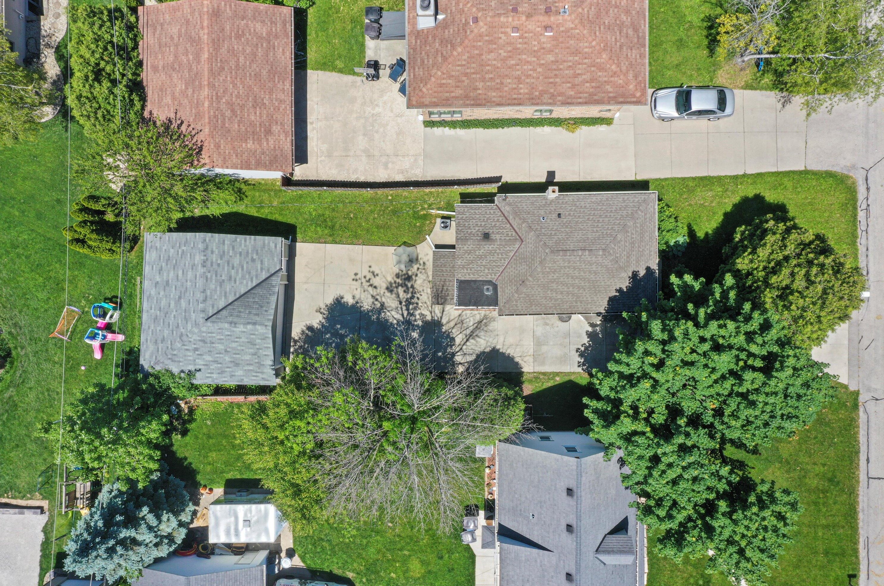 4261 97, Milwaukee WI 53228-2164 exterior