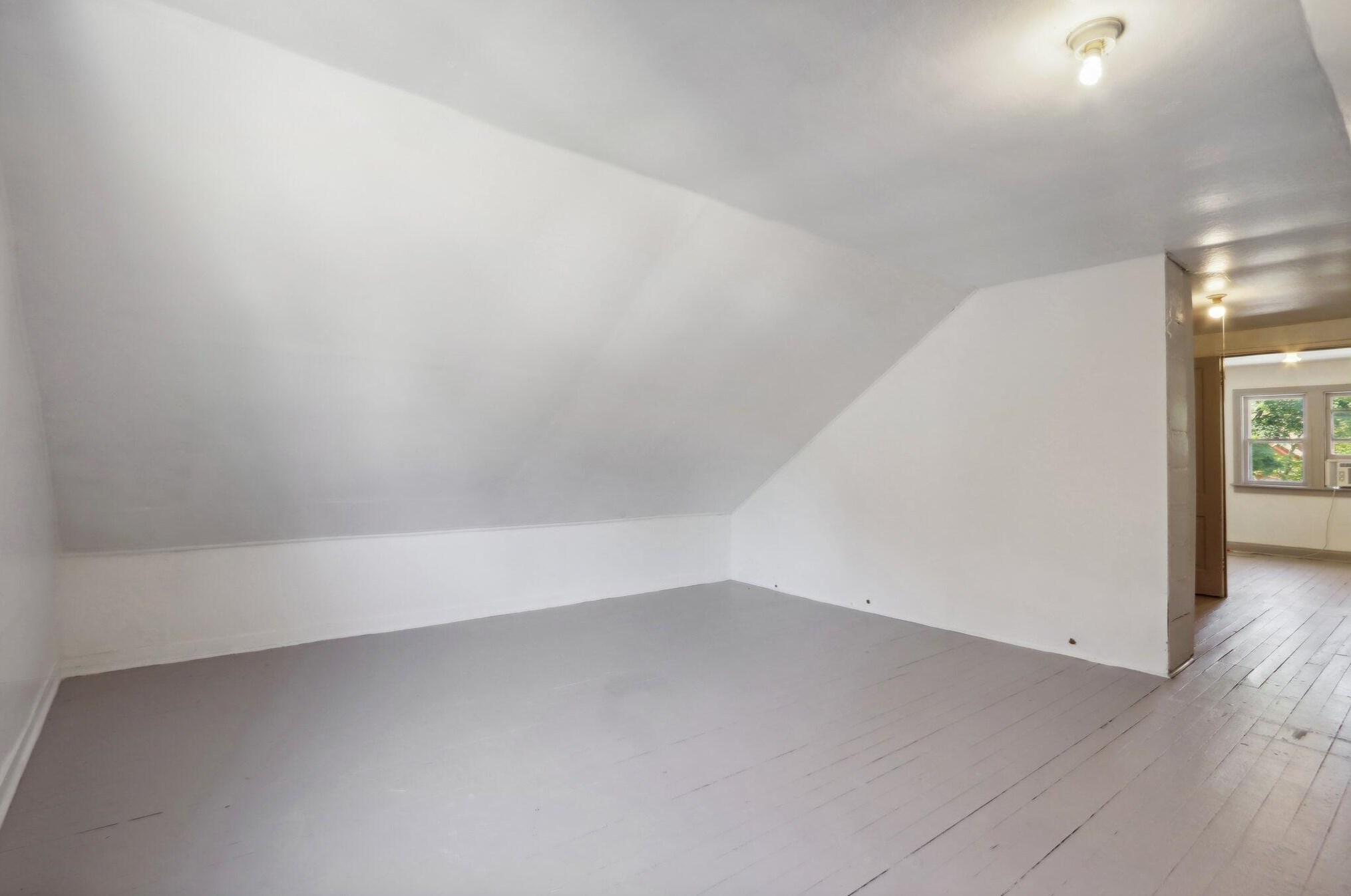 2025 Fernwood Ave, Milwaukee WI 53207-3174 exterior