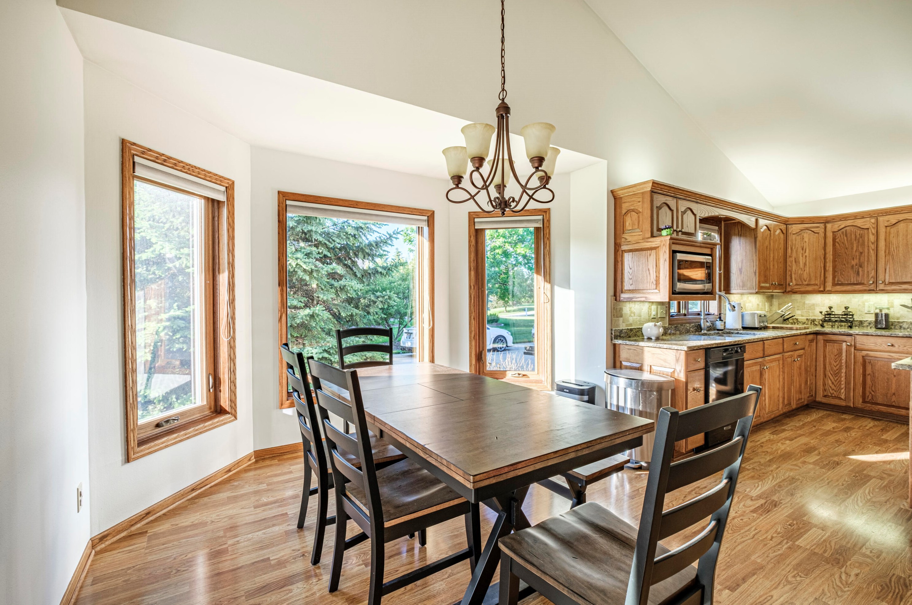 733 Charolais Dr, Slinger WI 53086-9313 exterior