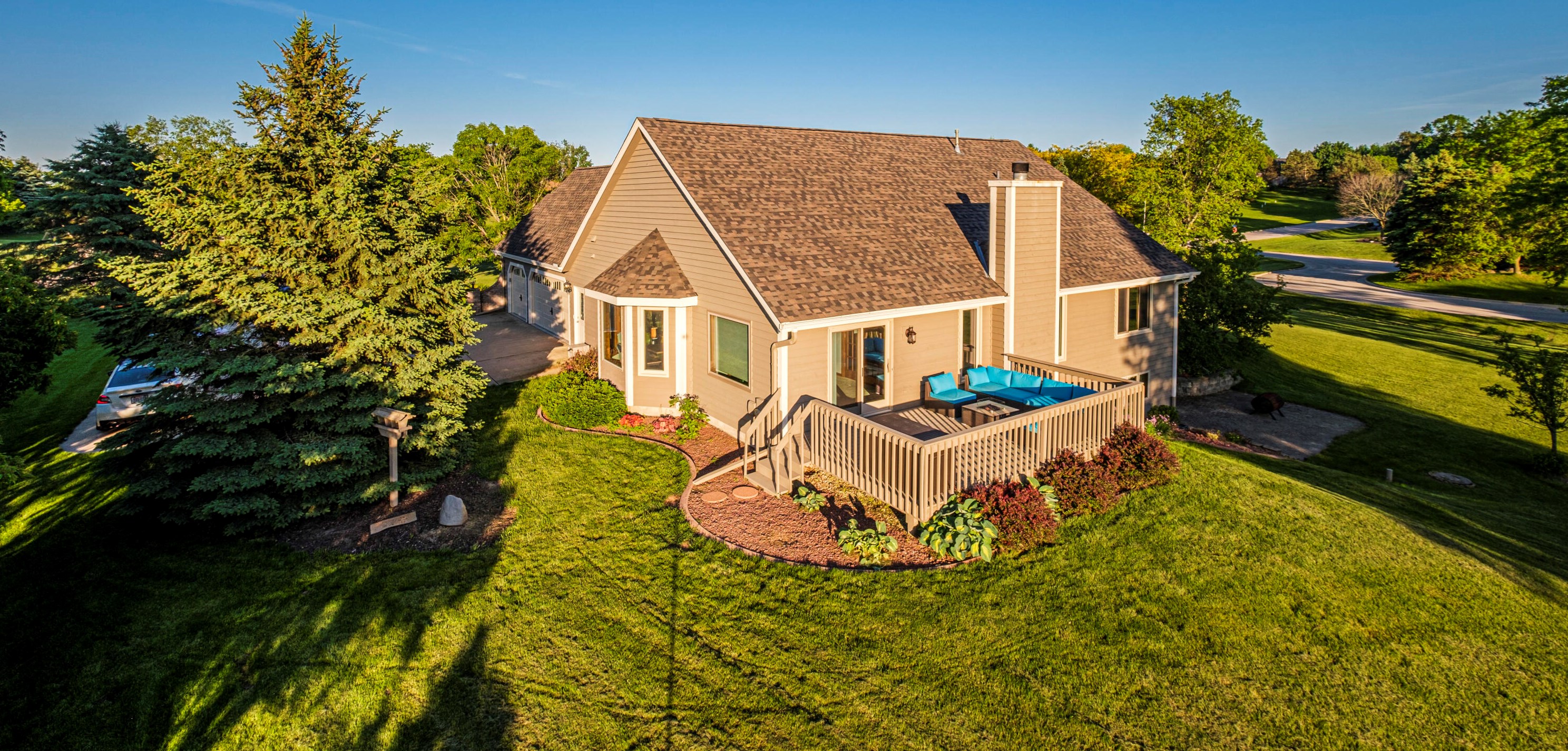 733 Charolais Dr, Slinger WI 53086-9313 exterior