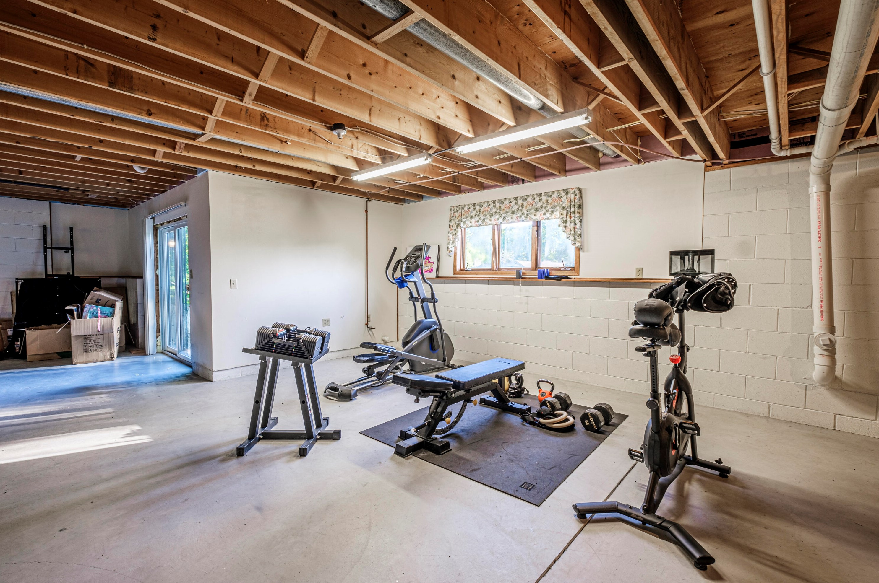 733 Charolais Dr, Slinger WI 53086-9313 exterior