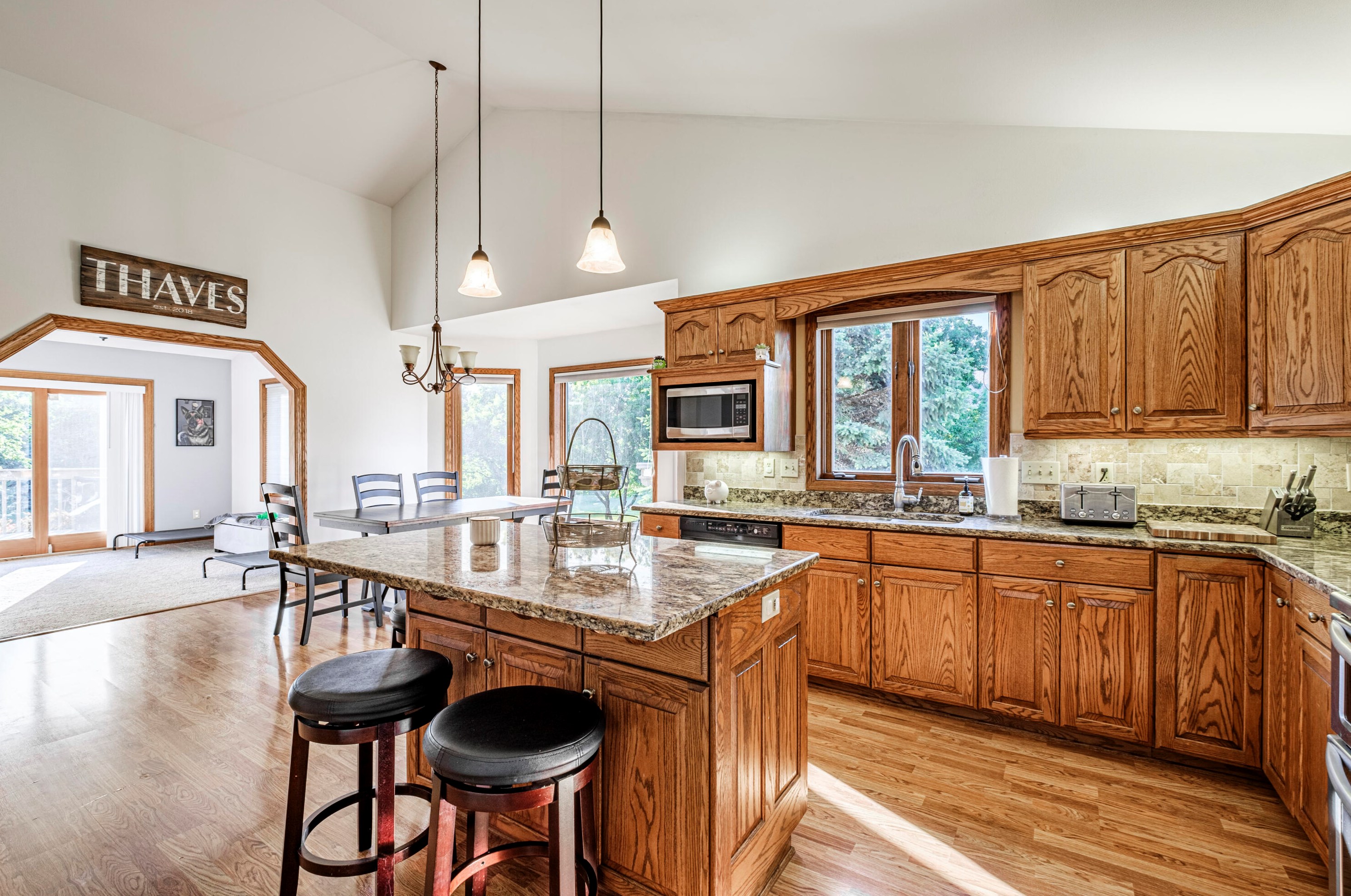 733 Charolais Dr, Slinger WI 53086-9313 exterior