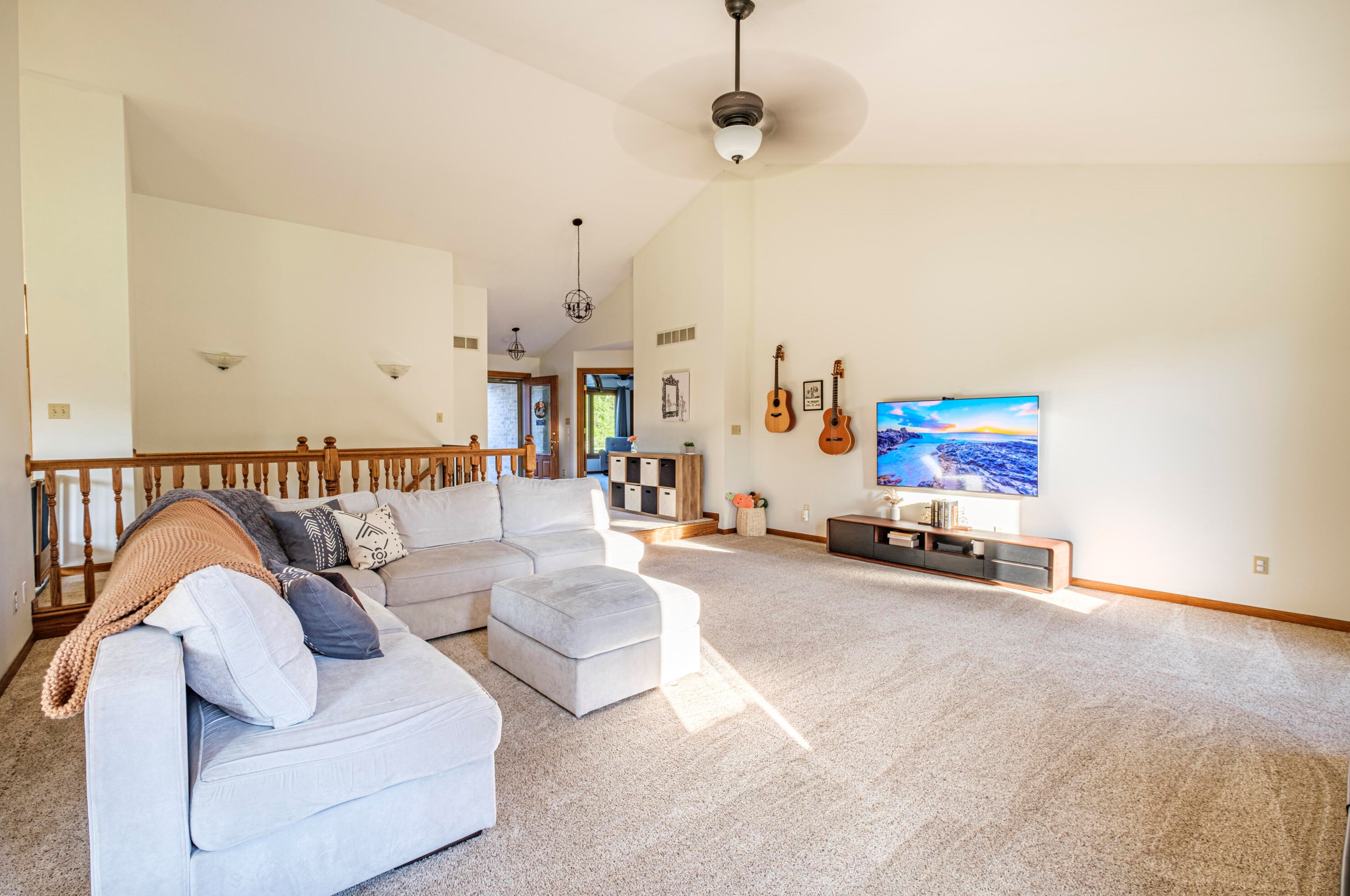 733 Charolais Dr, Slinger WI 53086-9313 exterior