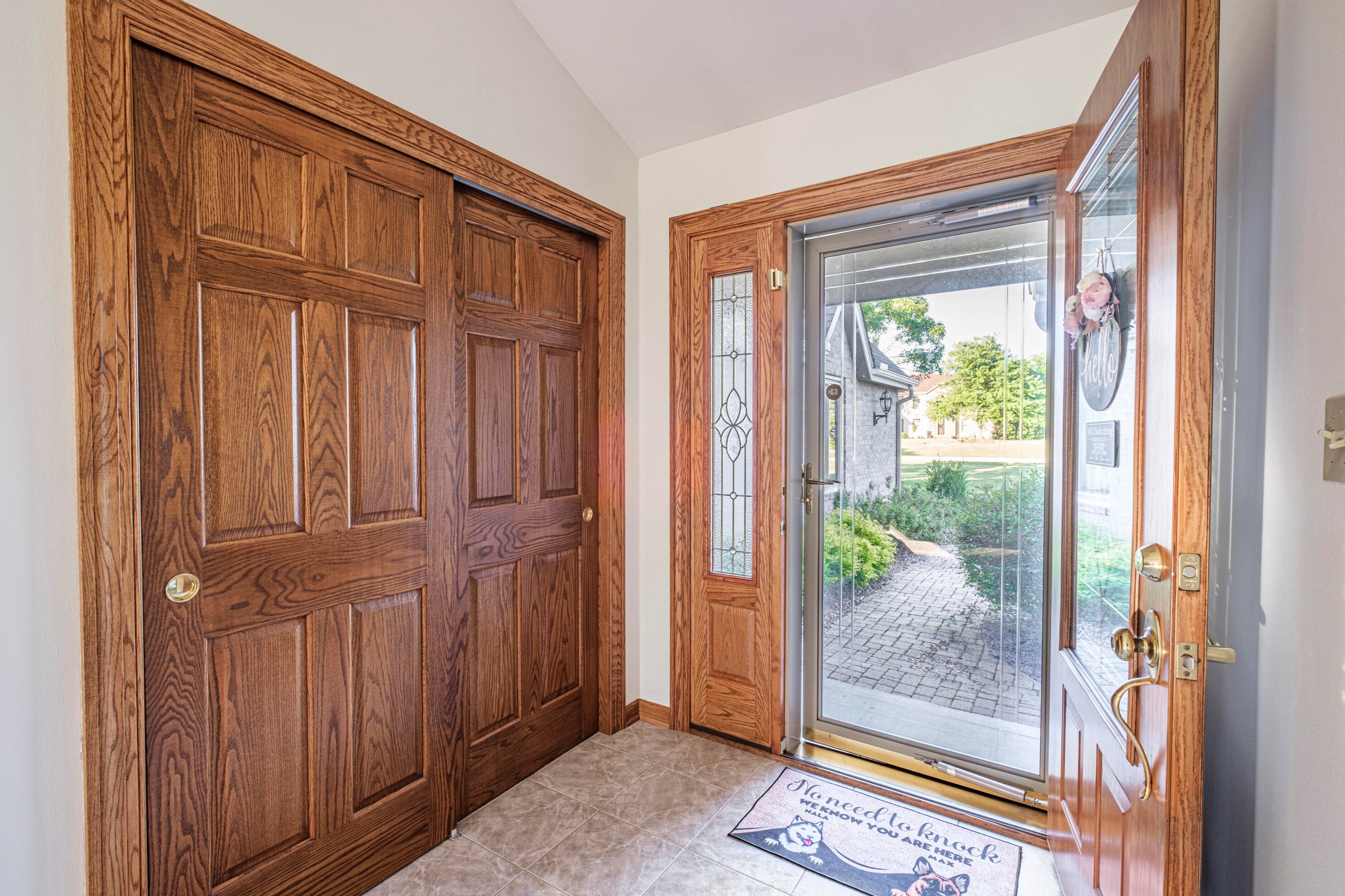 733 Charolais Dr, Slinger WI 53086-9313 exterior