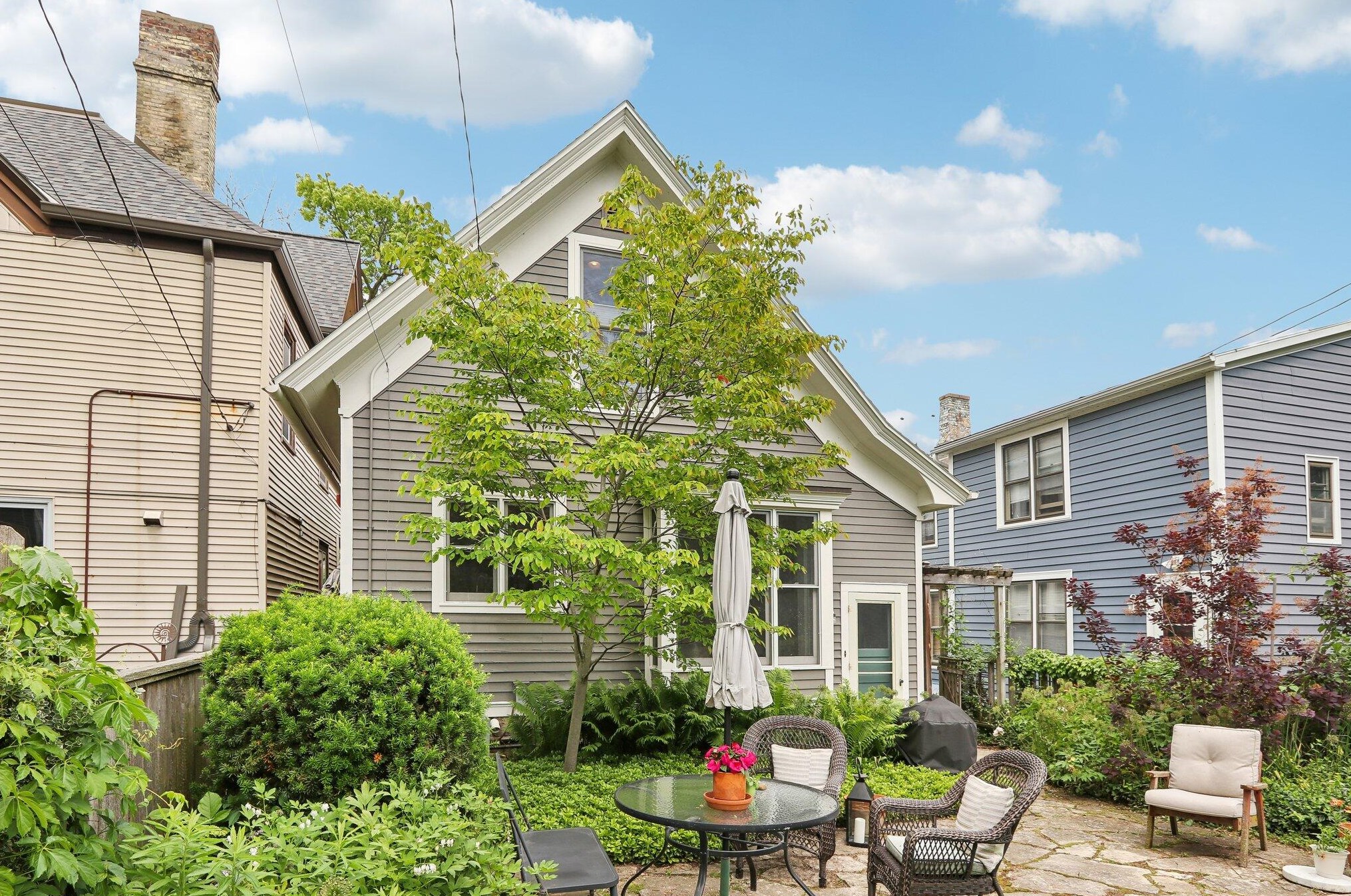 1019 Kewaunee St, Milwaukee WI 53202-2113 exterior