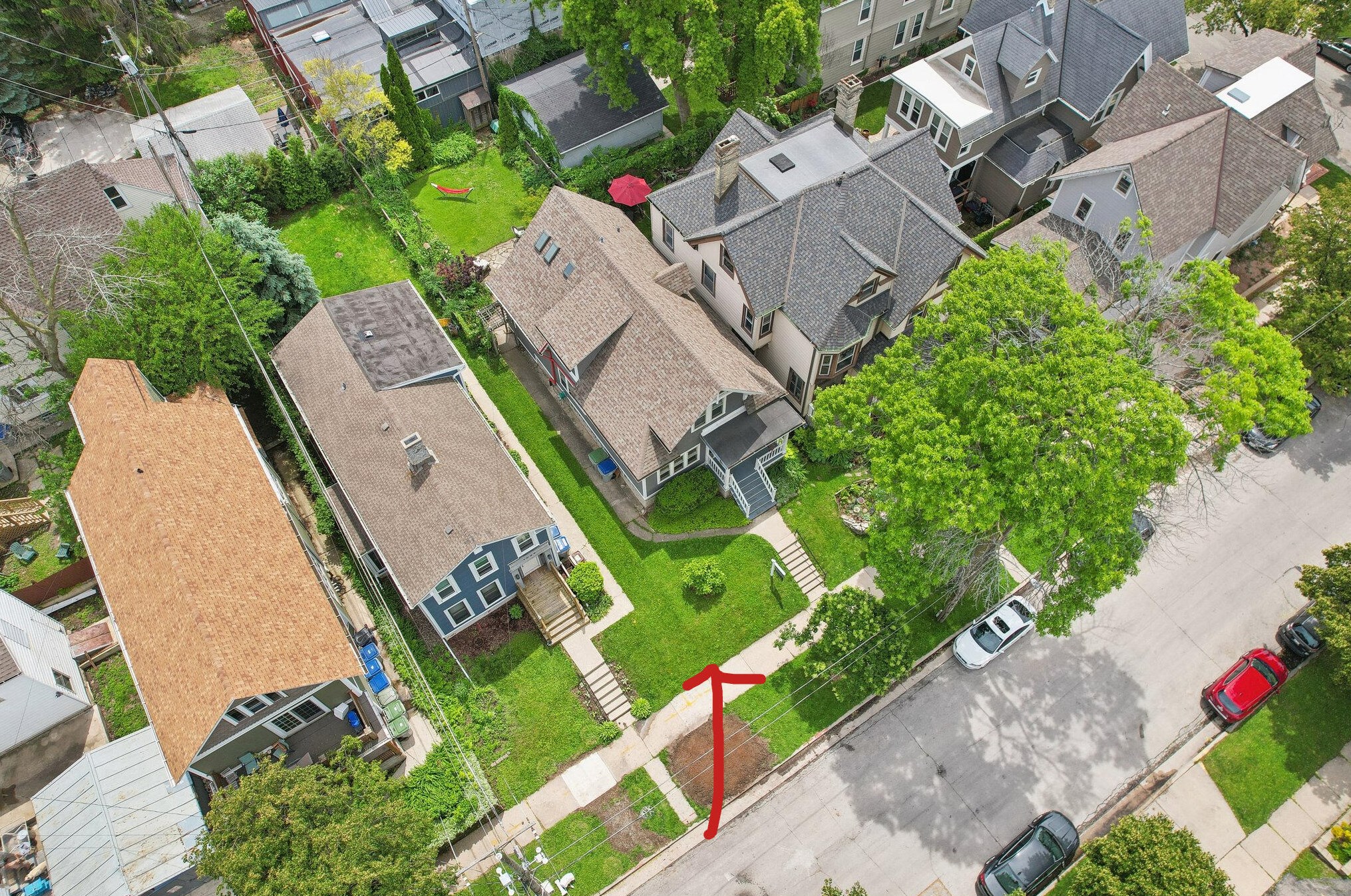 1019 Kewaunee St, Milwaukee WI 53202-2113 exterior