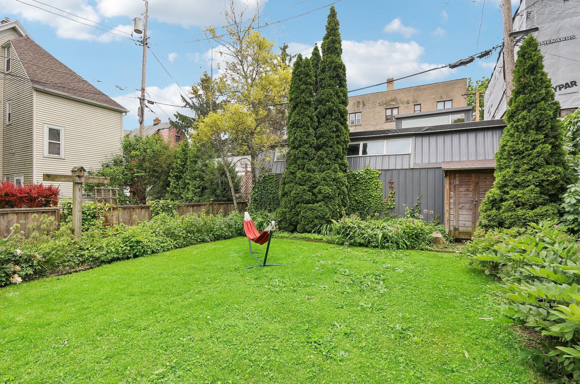 1019 Kewaunee St, Milwaukee WI 53202-2113 exterior