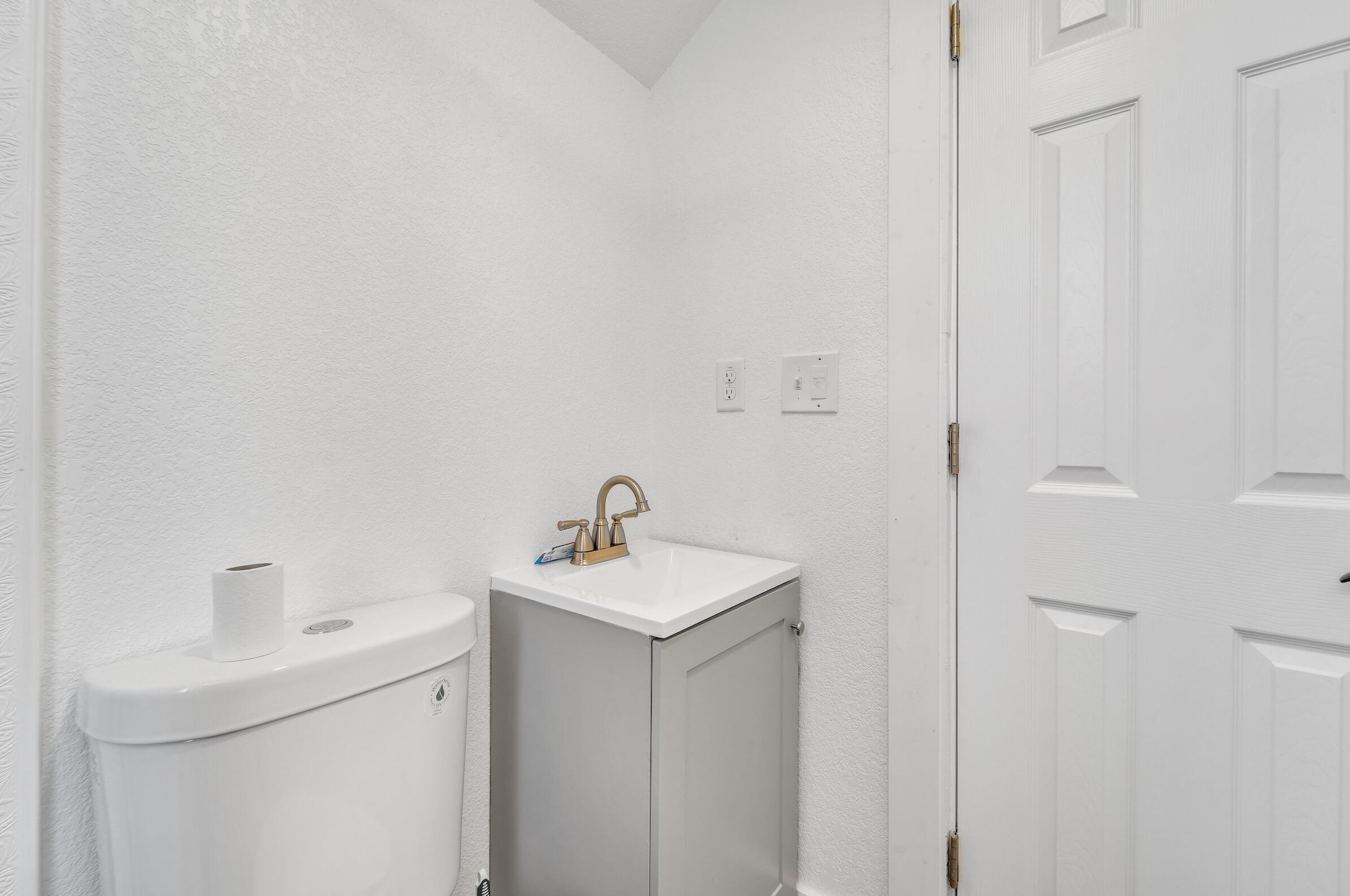 1639 79, Milwaukee WI 53219-1718 exterior